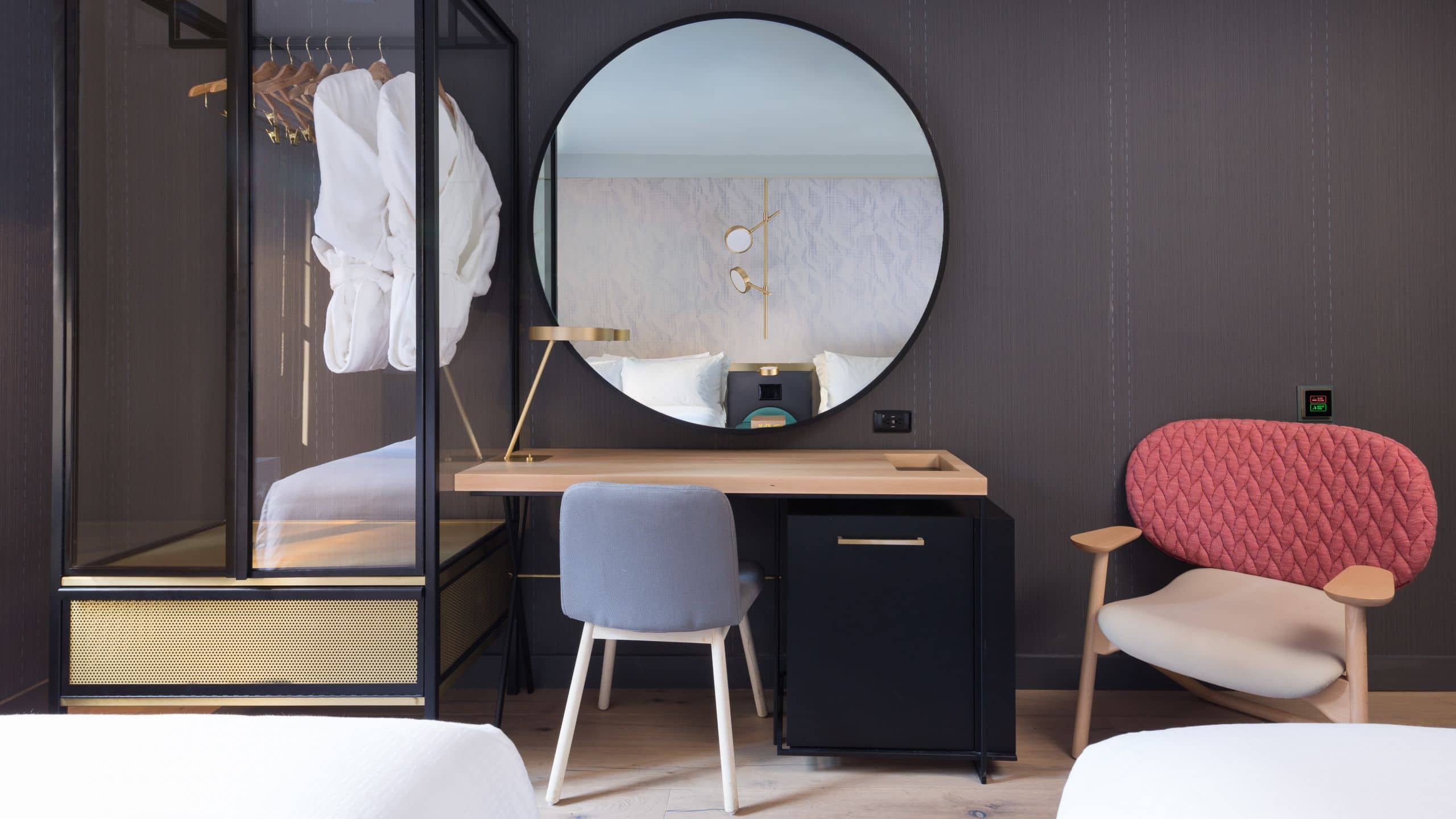 The Time New York Double Room Desk