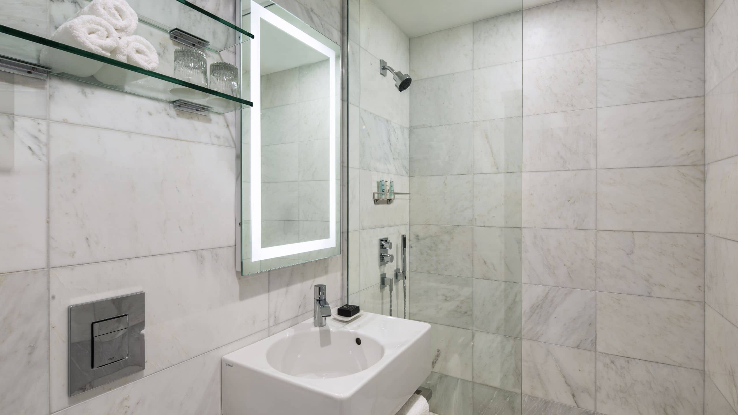 3/3 Dream Midtown Bathroom