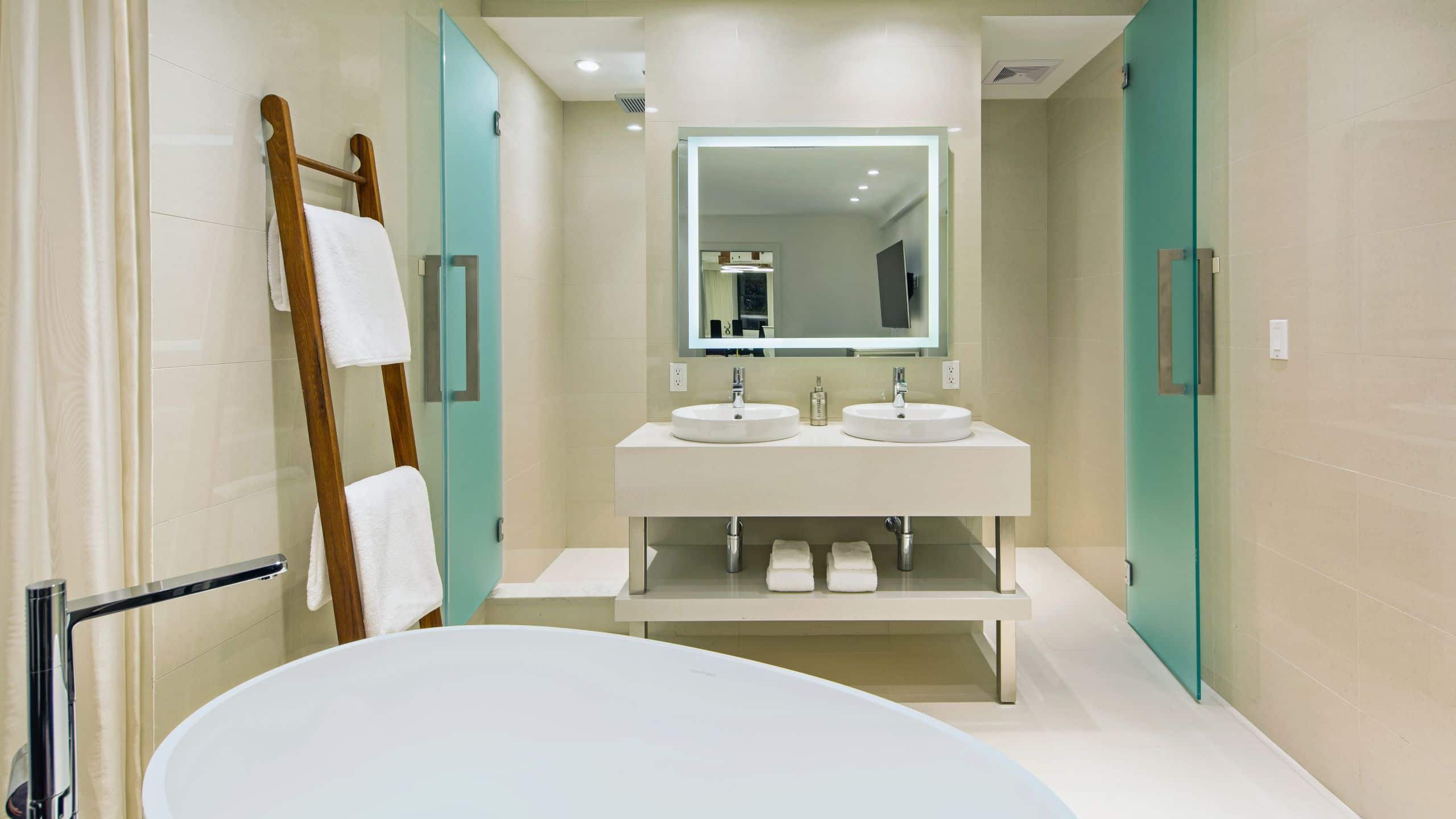 2/2 Dream Midtown Presidential Bathroom