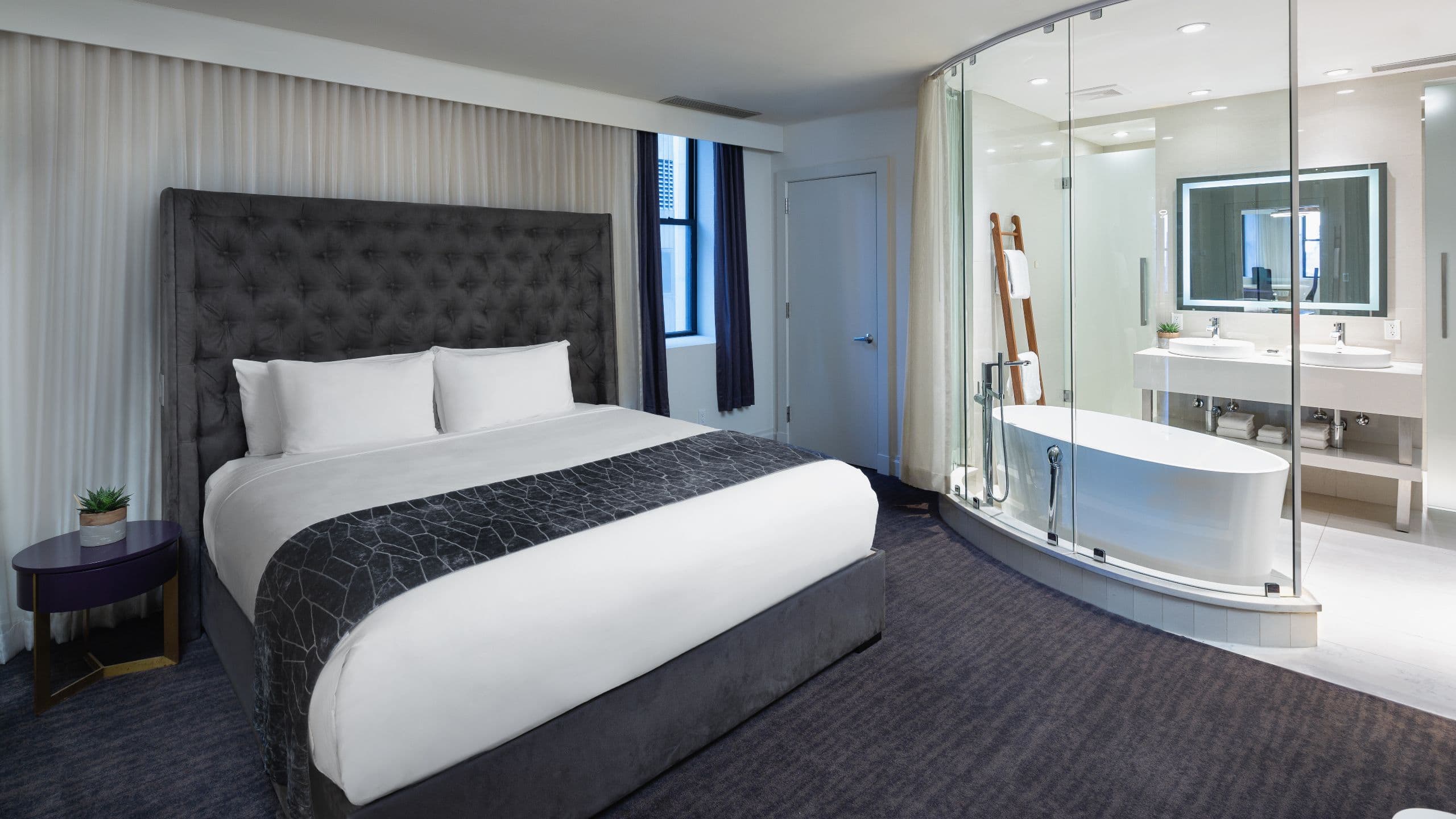 Dream Midtown Guest House Bedroom
