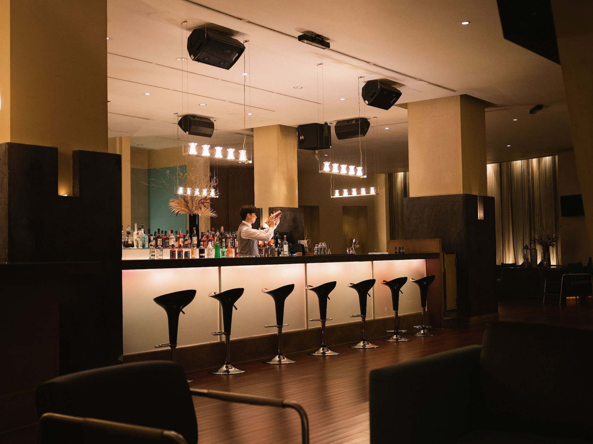 Grand Hyatt Incheon Vy Bar Seating