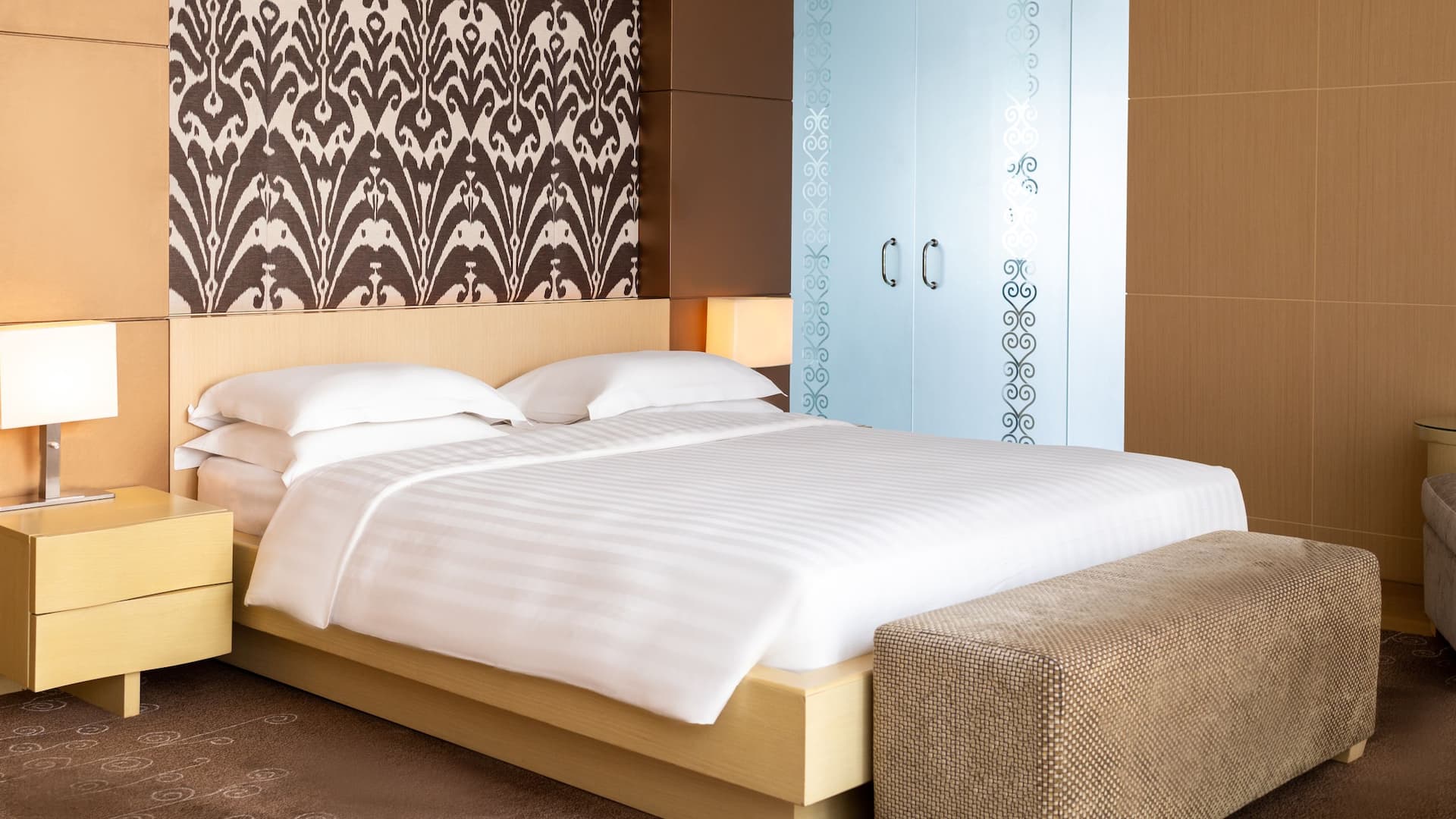 Hyatt Regency Dushanbe Executive Suite Bed