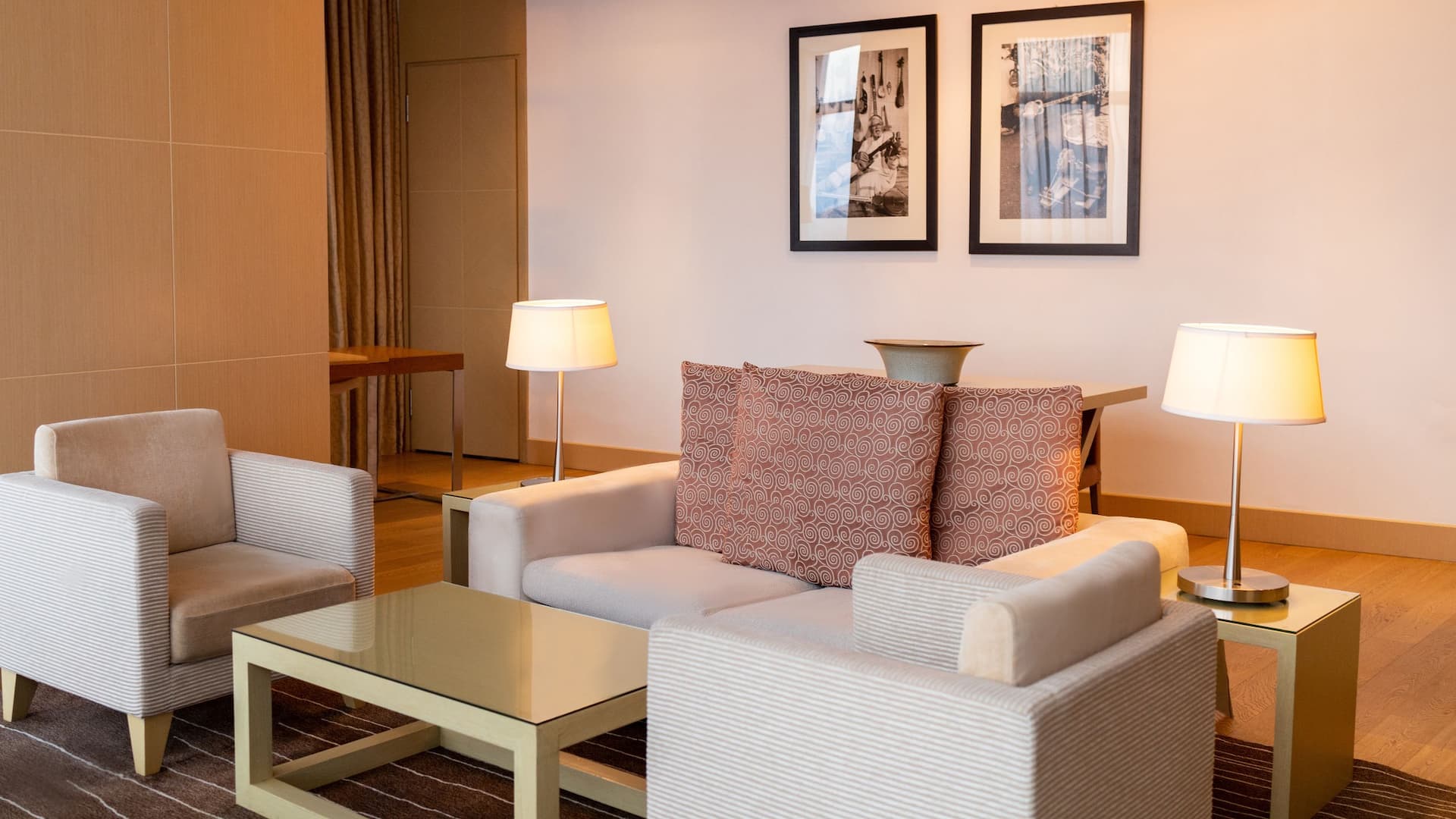 第 2，共 5 Hyatt Regency Dushanbe Executive Suite Living Room