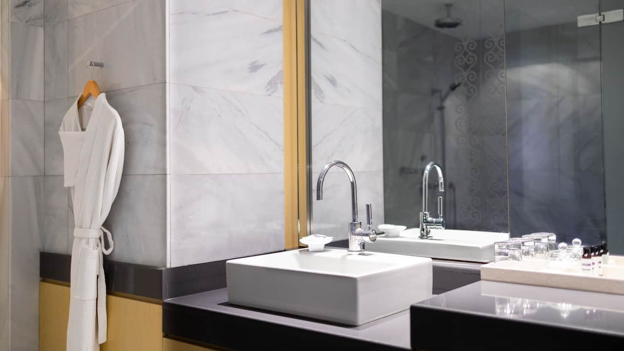 Regency King Bath room 