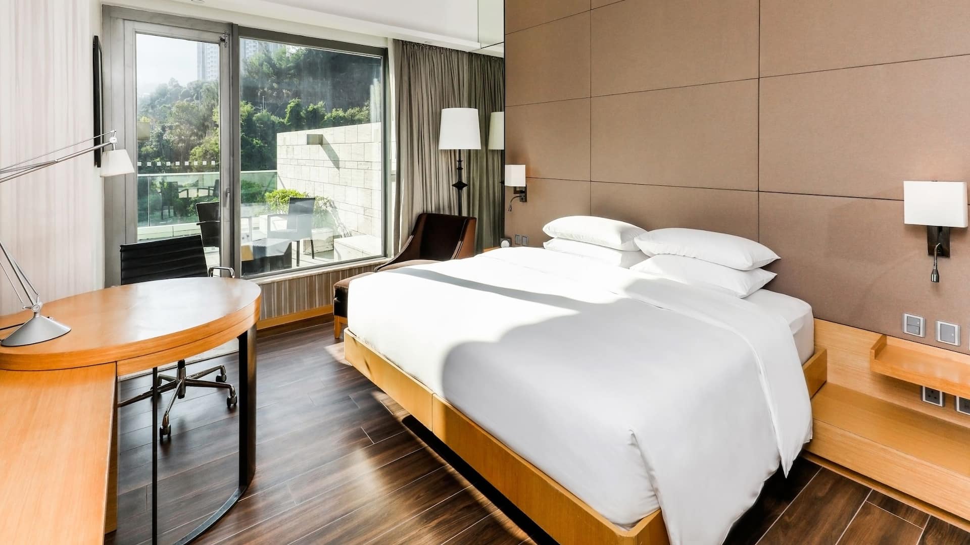 1/3 Hyatt Regency Hong Kong, Sha Tin King Bed Balcony