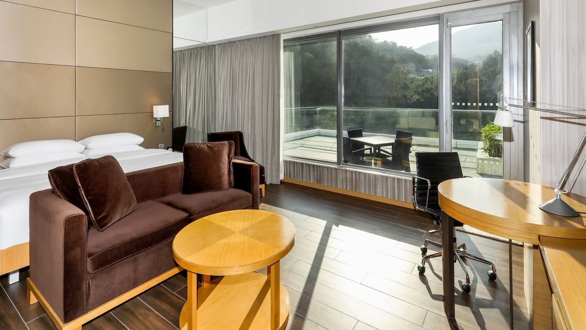 3/3 Hyatt Regency Hong Kong, Sha Tin King Bed Balcony Room513