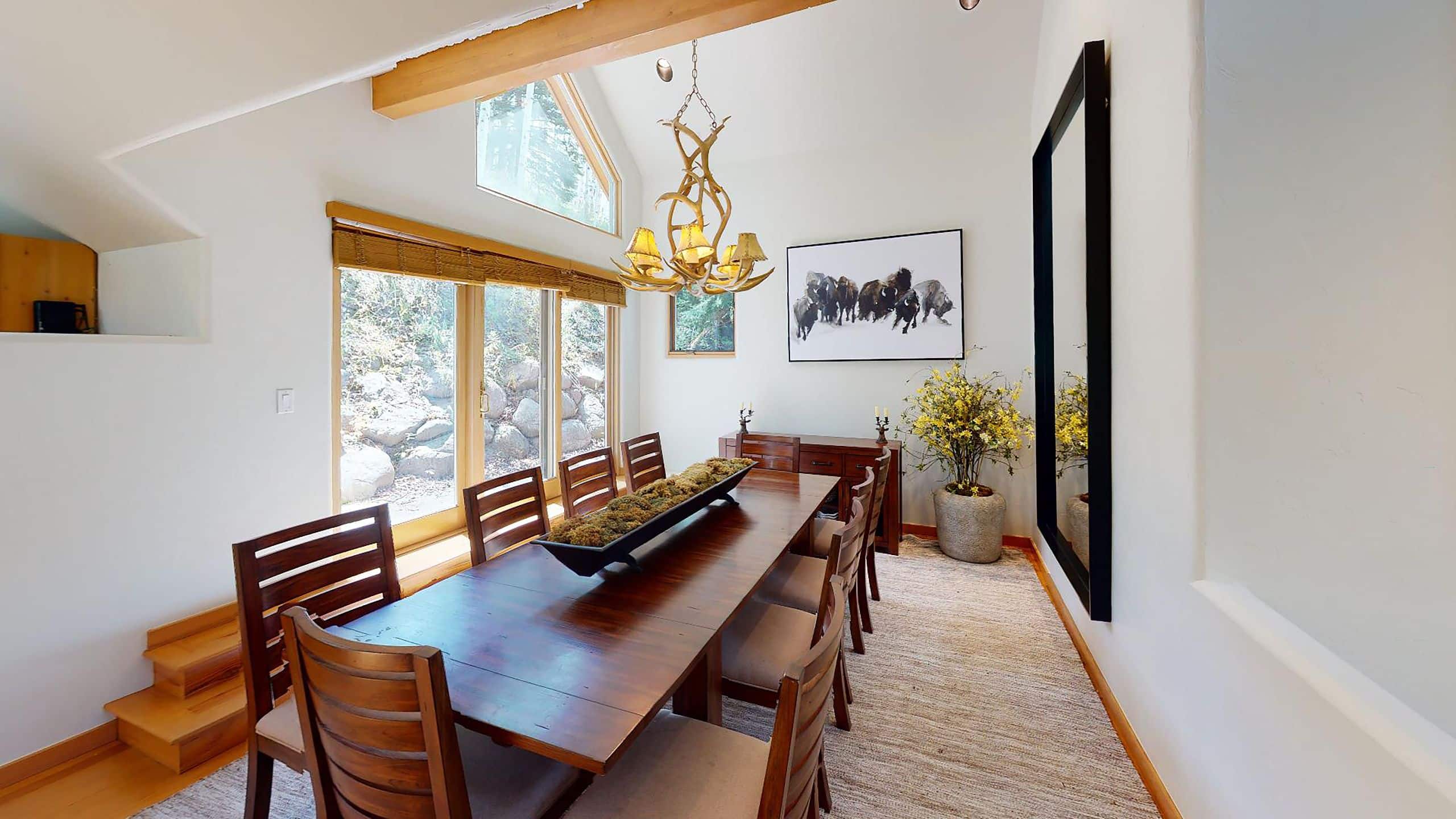 3 de 8 Vail Residences at Cascade Village Fox Trail Dining Room