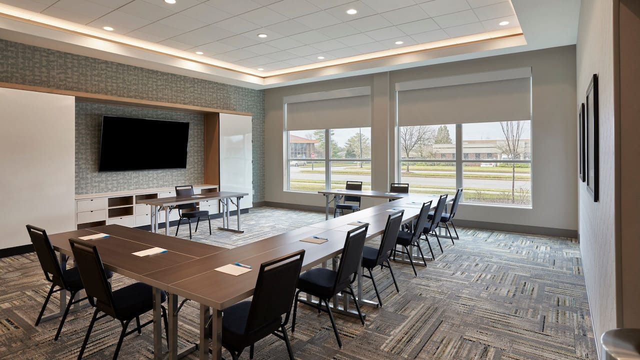Meeting Space U-shape Window View