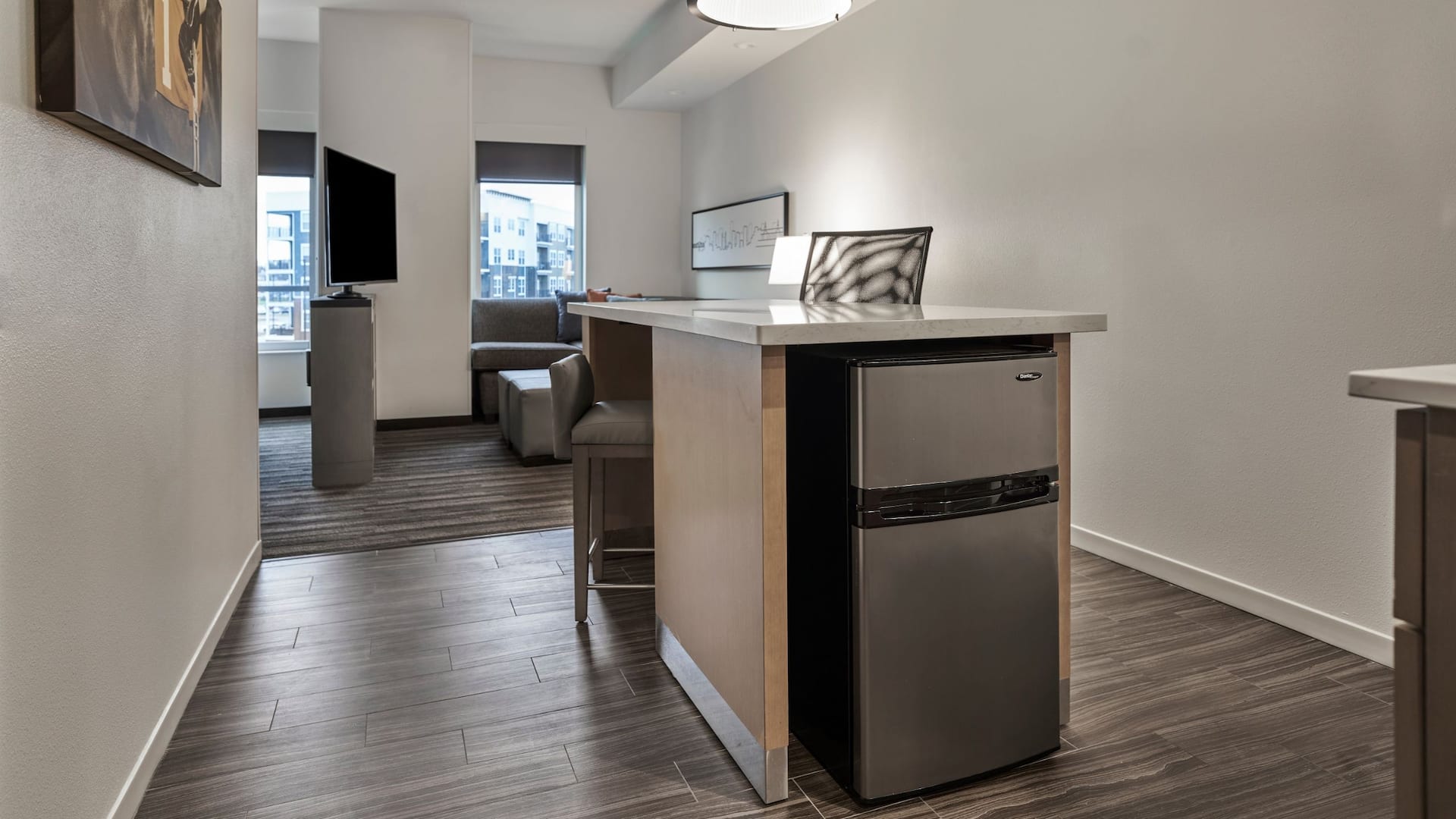 3 de 4 Hyatt House Louisville - East Studio Suite Mini Fridge View