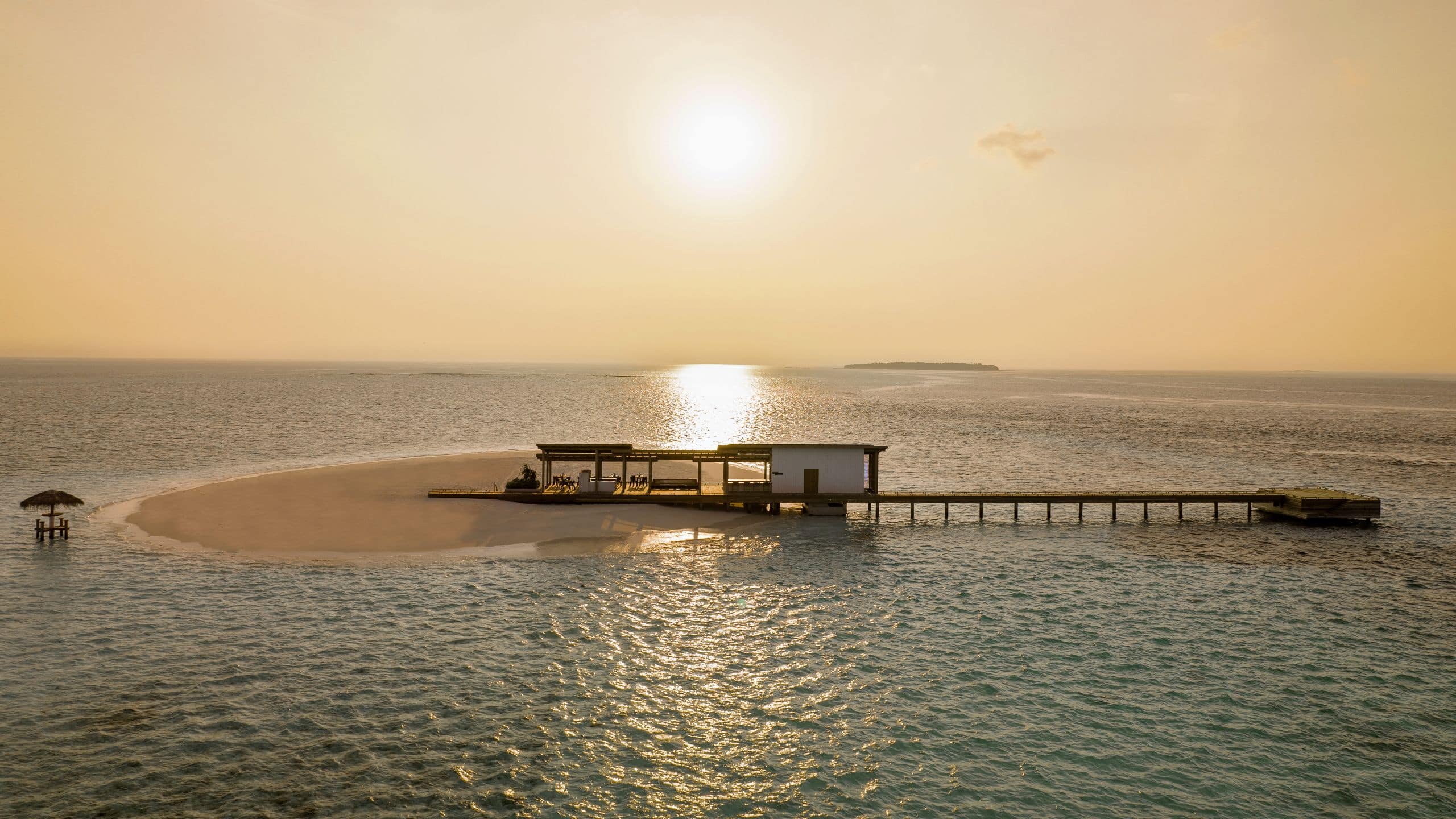 第 5，共 7 Alila Kothaifaru Maldives The Shack Private Sandbank Sunset