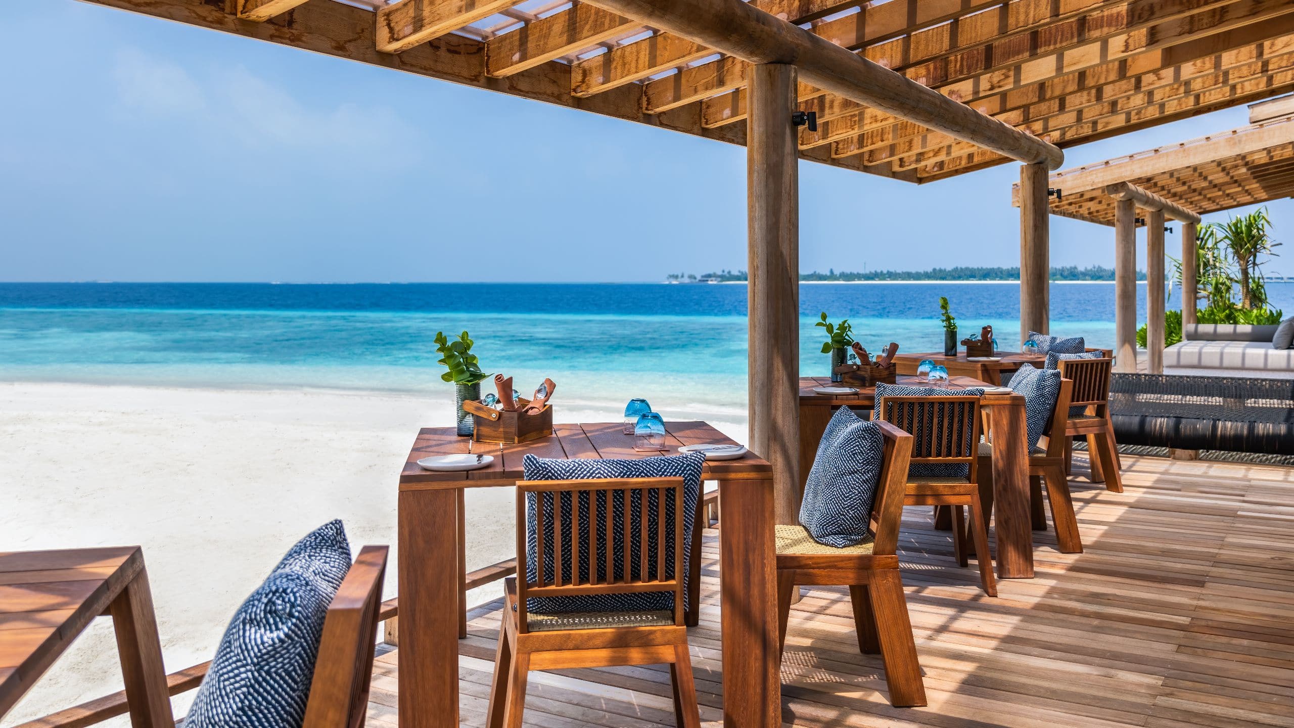 Alila Kothaifaru Maldives The Shack Dining Area