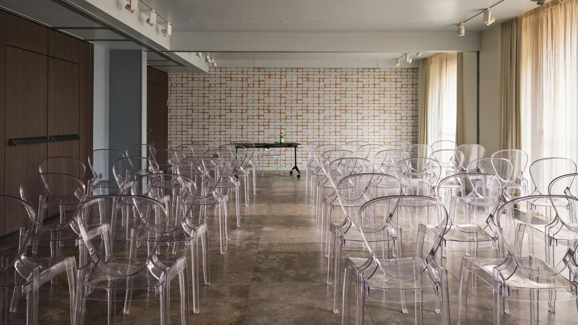 3 di 4 Hyatt Centric Murano Venice Meeting Room Theatre