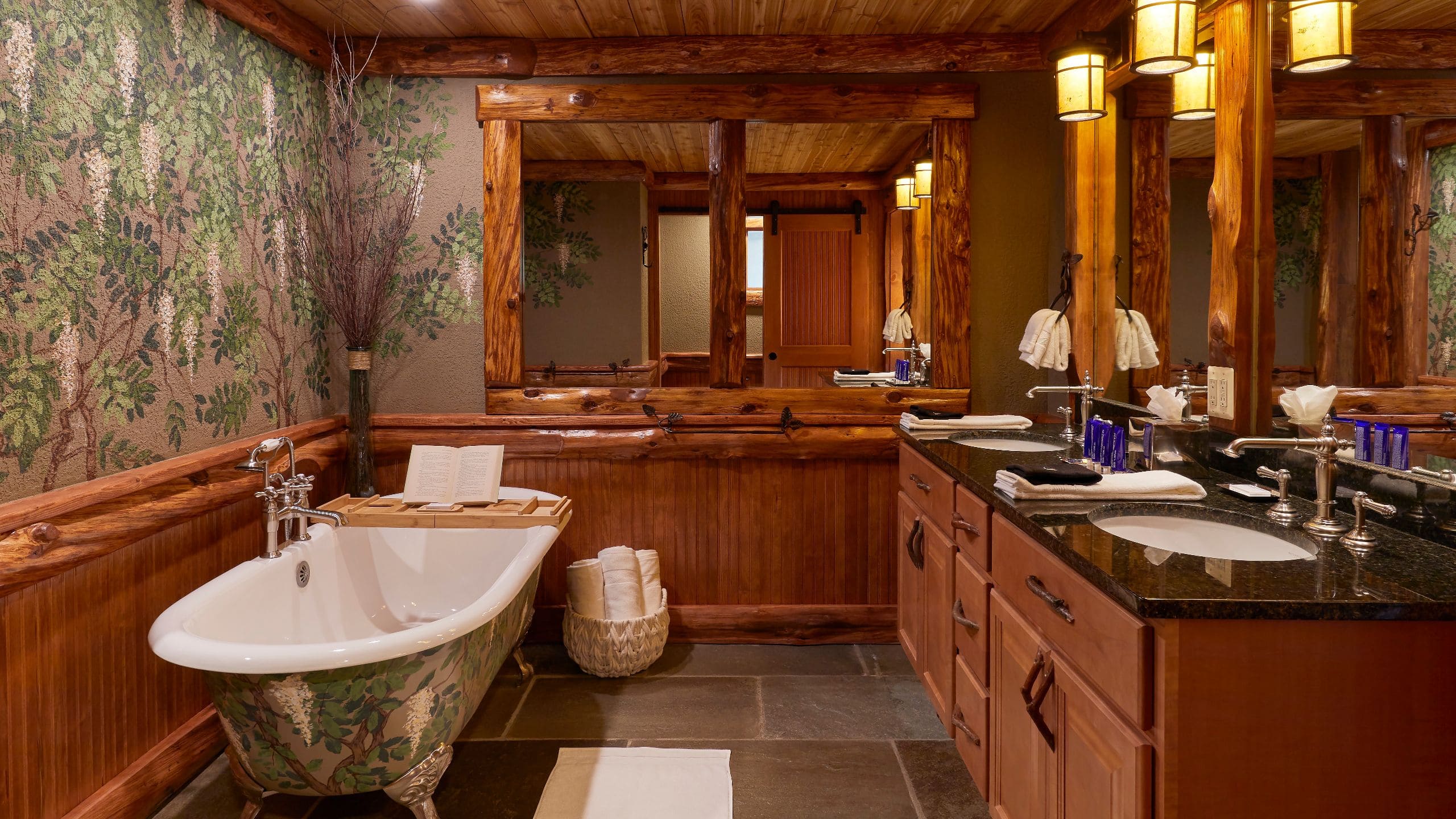 5 of 7 The Chatwal Lodge Top Ridge Bathroom Soaking Tub Vanity