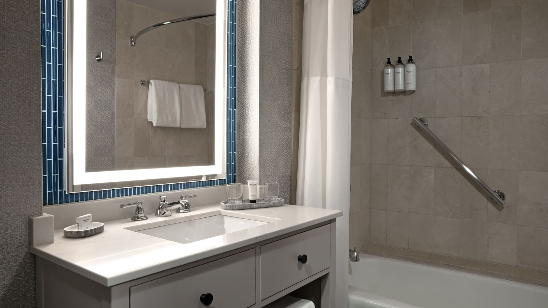 第 2，共 2 Grand Hyatt Tampa Bay Double Bed Guestroom Bathroom Bathtub