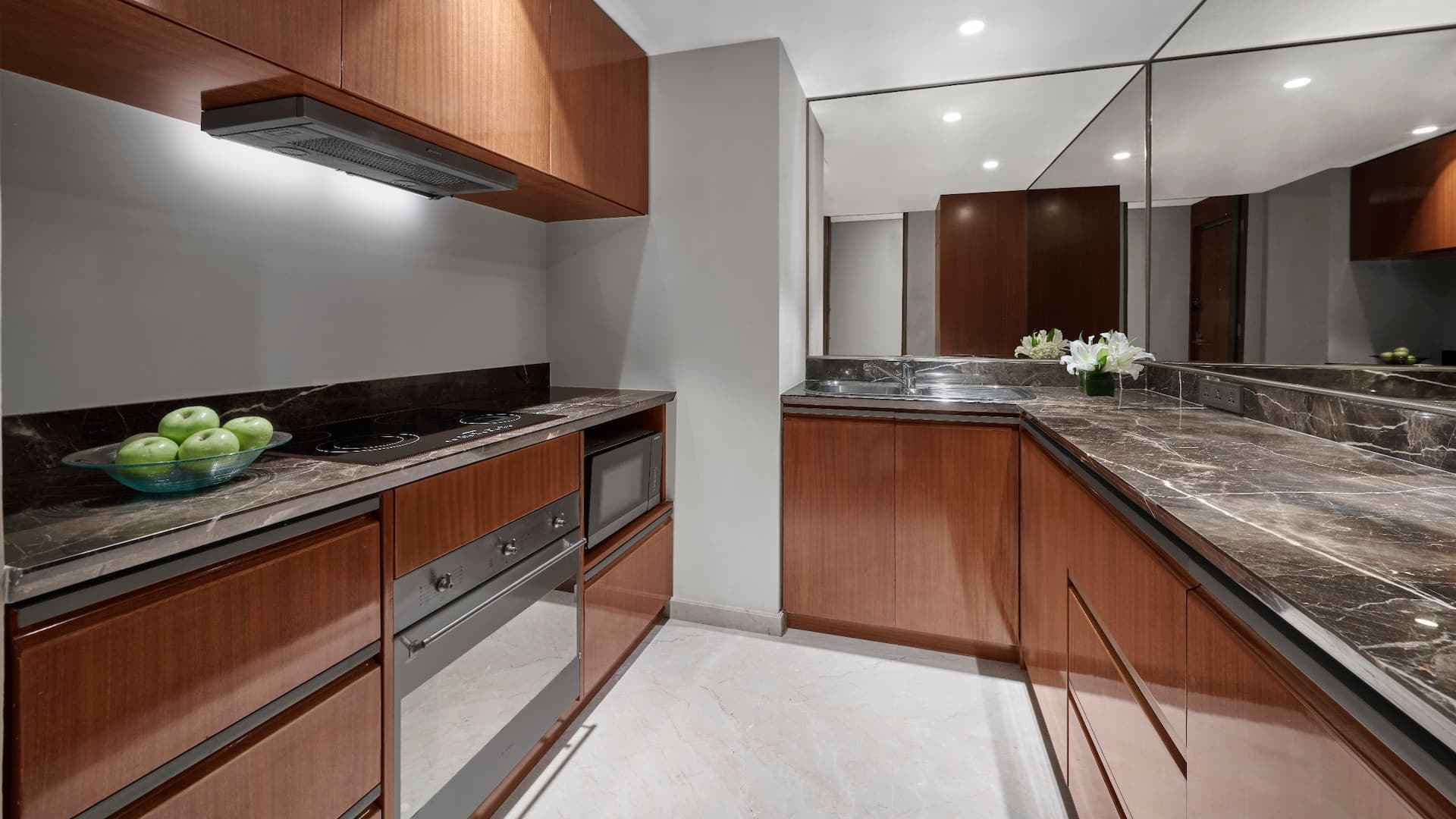 Grand Hyatt Jakarta Premier Suite Pantry