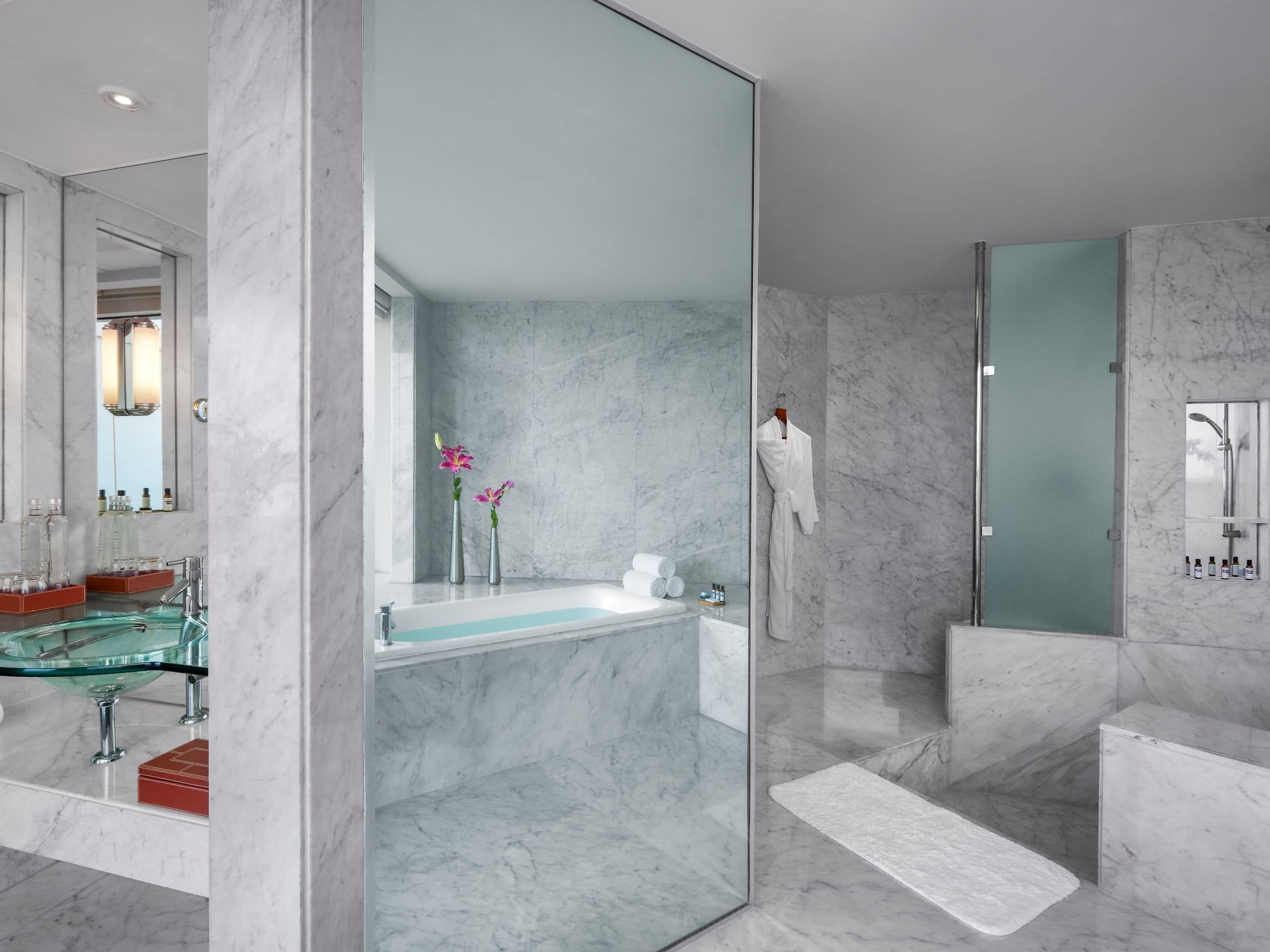 Executive Suite Bathroom