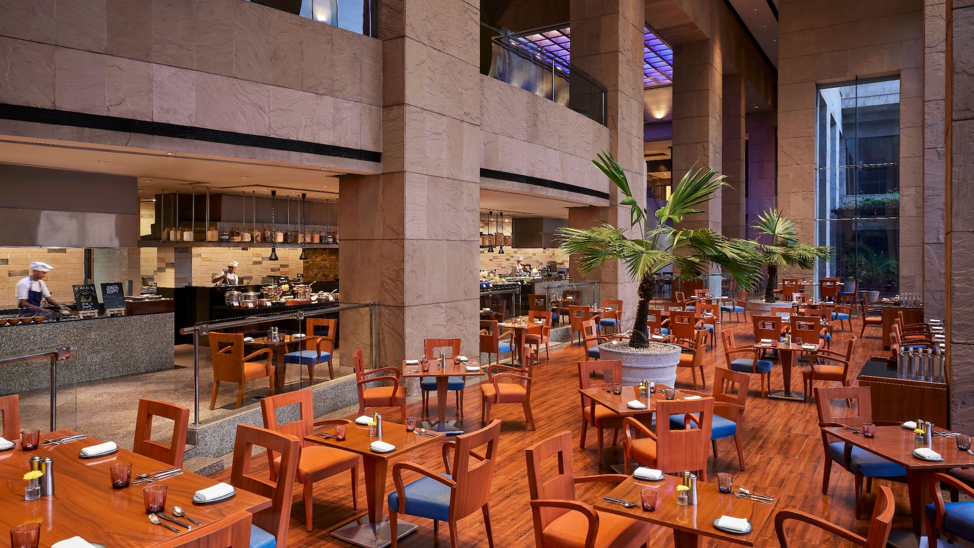 Hyatt Regency Kolkata Waterside Cafe Dining Tables