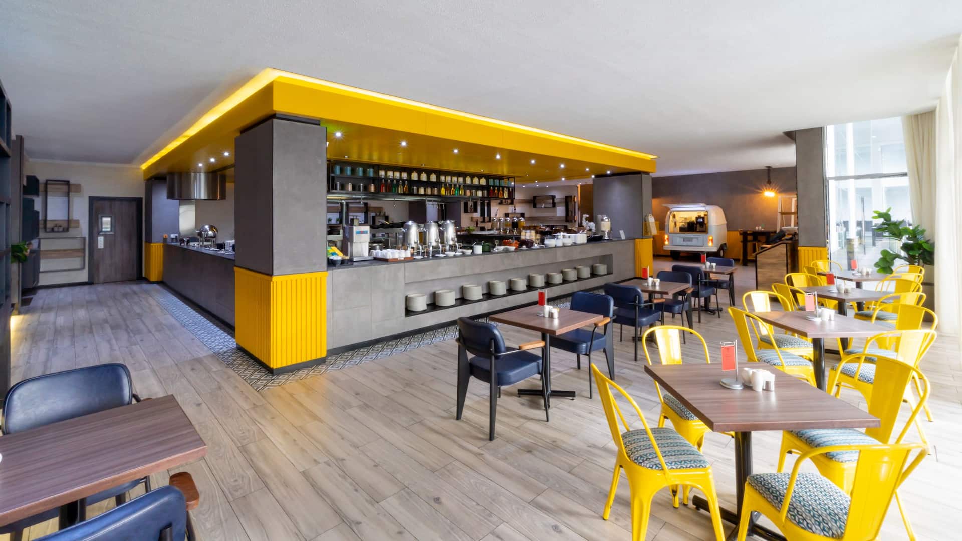 Hyatt Place Dubai Al Rigga Focus Restaurant Seating