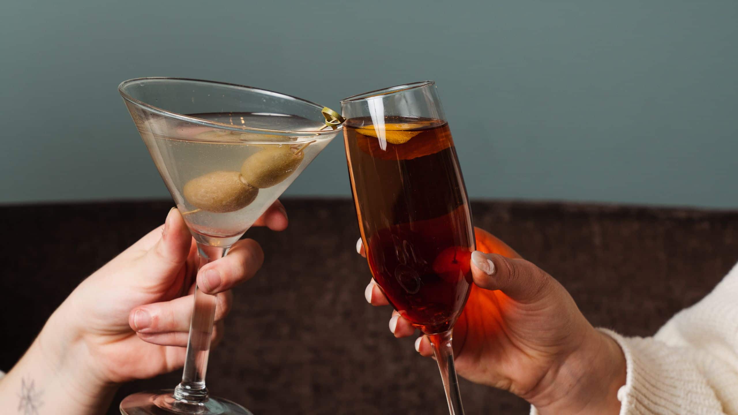 Hyatt Centric The Loop Chicago Bandol Bar Cocktail Cheers