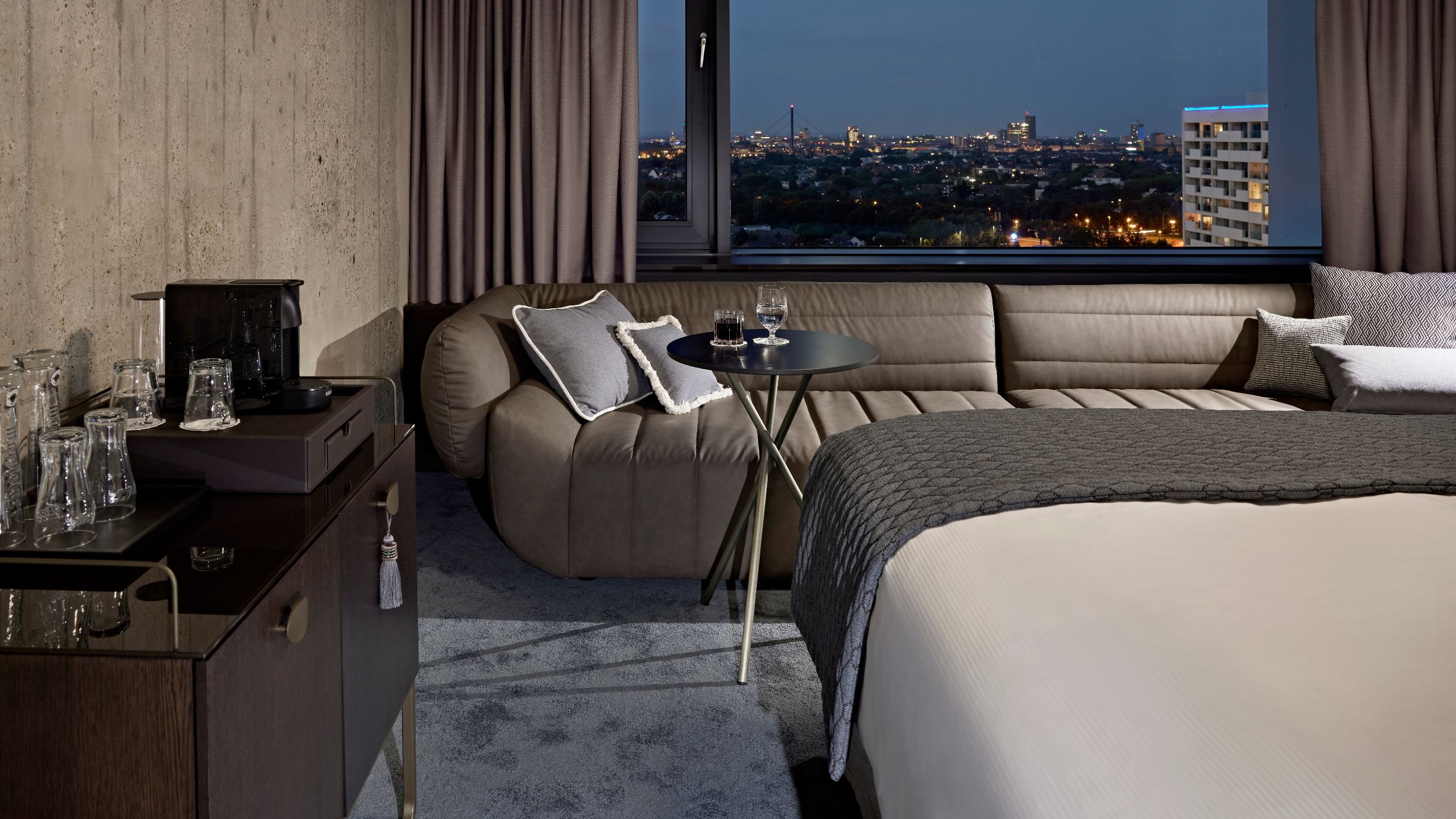 3/5 Lindner Congress Hotel Dusseldorf One King Bed Premium Night