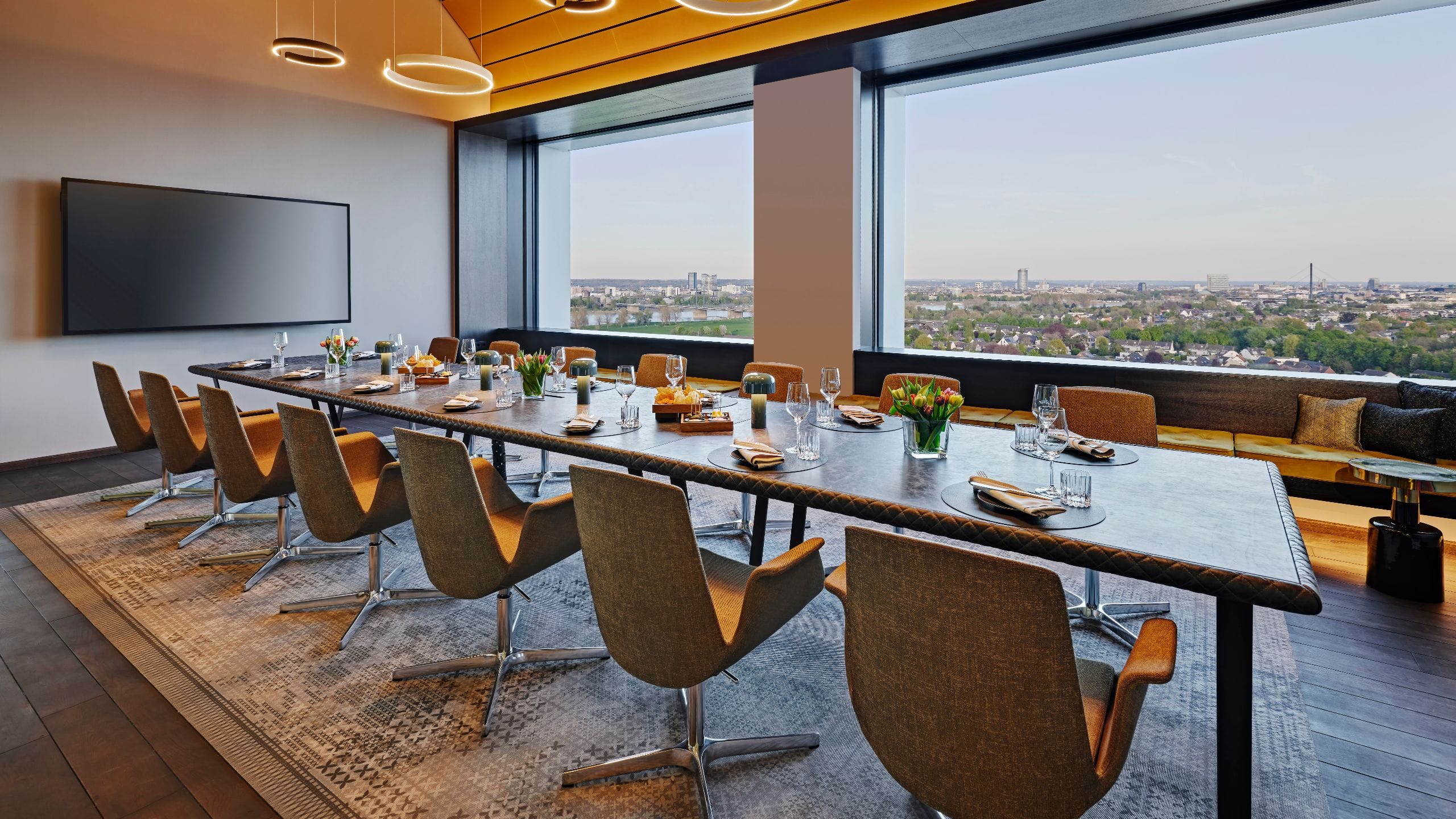Lindner Congress Hotel Dusseldorf Meeting Skylounge Table