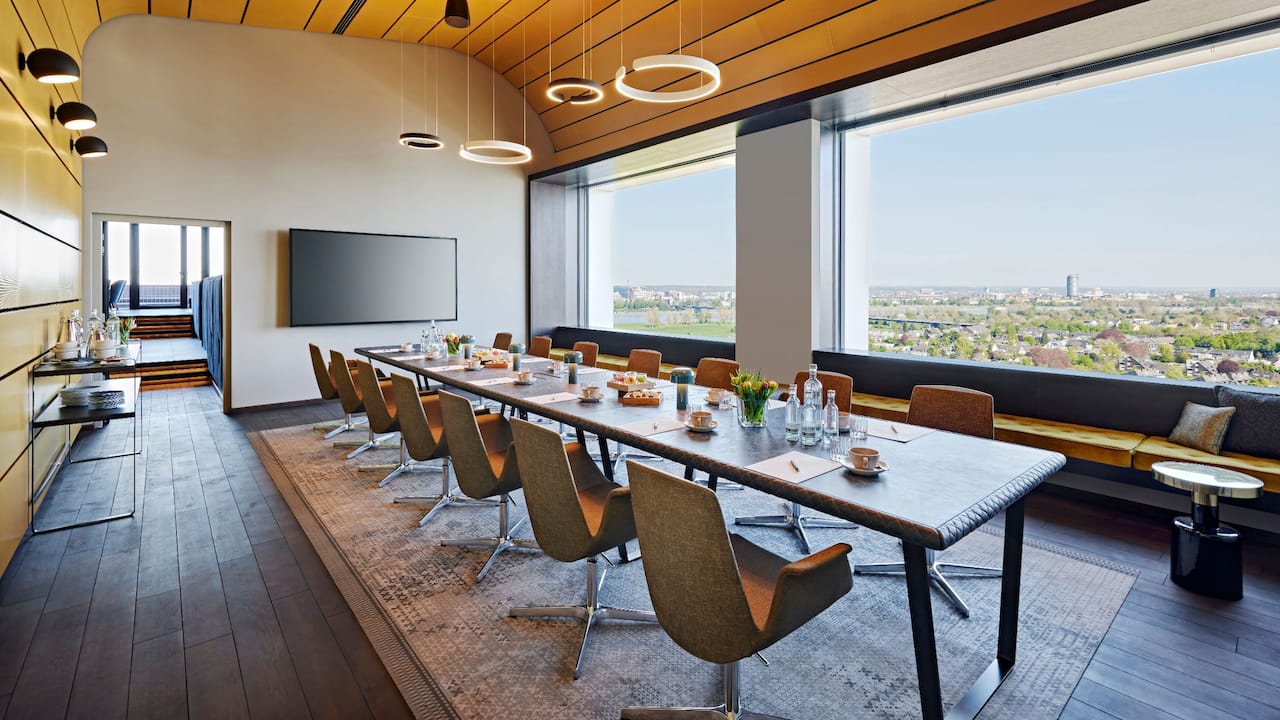 Meeting Skylounge Table