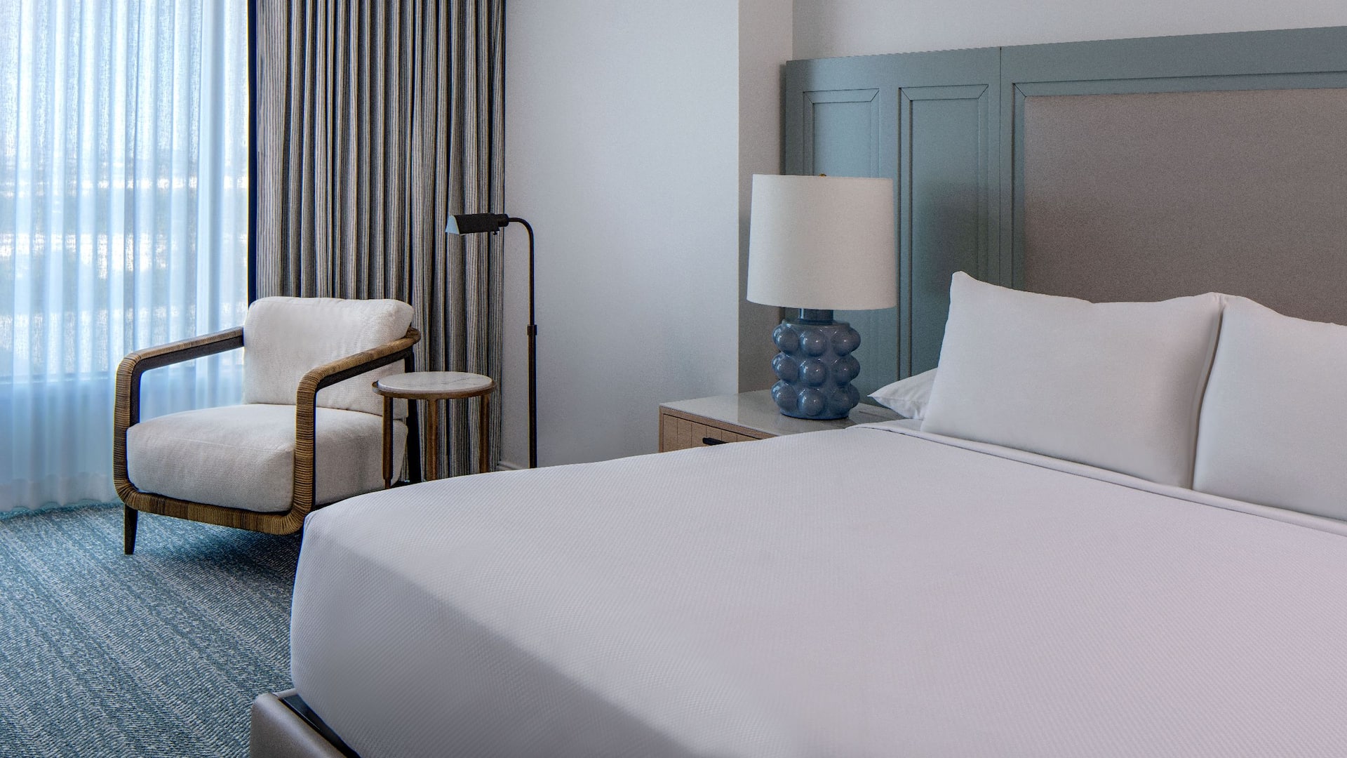 Grand Hyatt Tampa Bay King Standard Bed Side