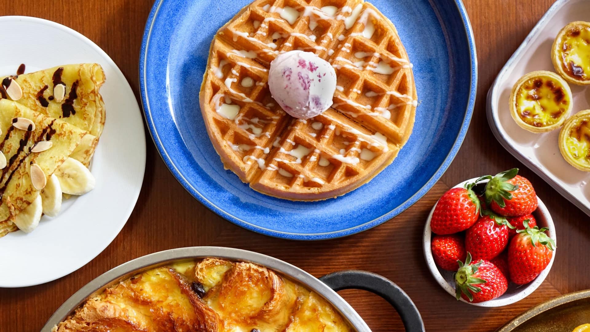 Hyatt Regency Hong Kong, Sha Tin Cafe Dessert Waffle Bread Pudding