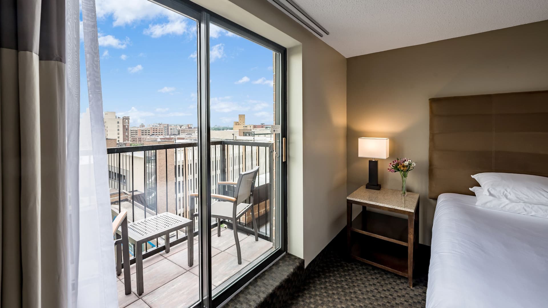 Hyatt Regency Green Bay King Balcony Window View