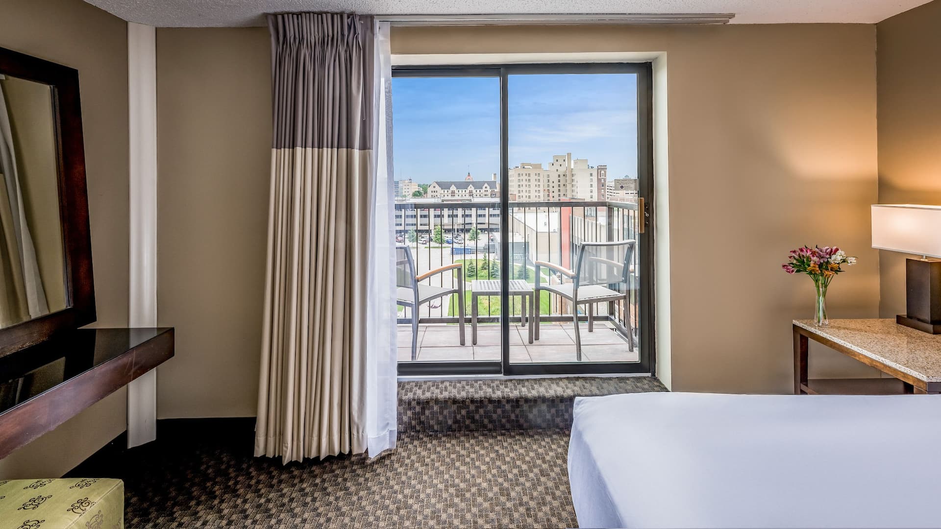 Hyatt Regency Green Bay King Balcony Views