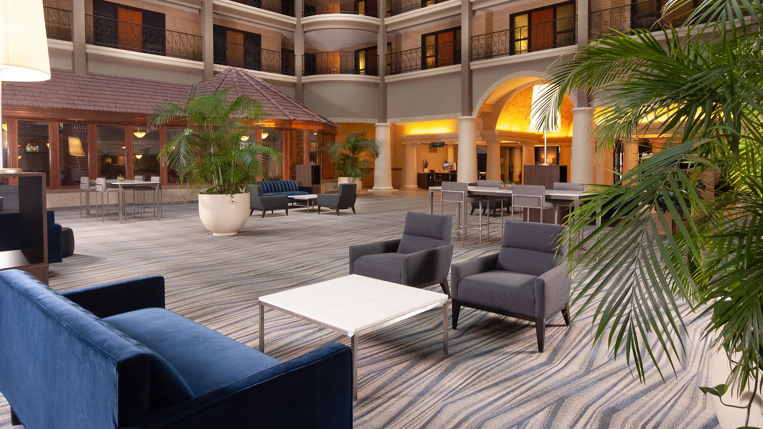 Hyatt Regency Green Bay Atrium Lounge Side View