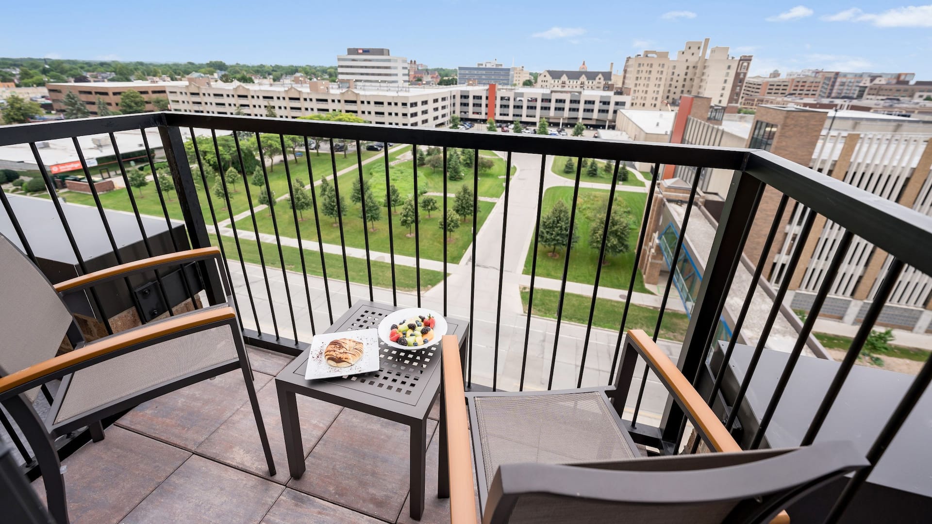 Hyatt Regency Green Bay King Balcony Breakfast Skyline View