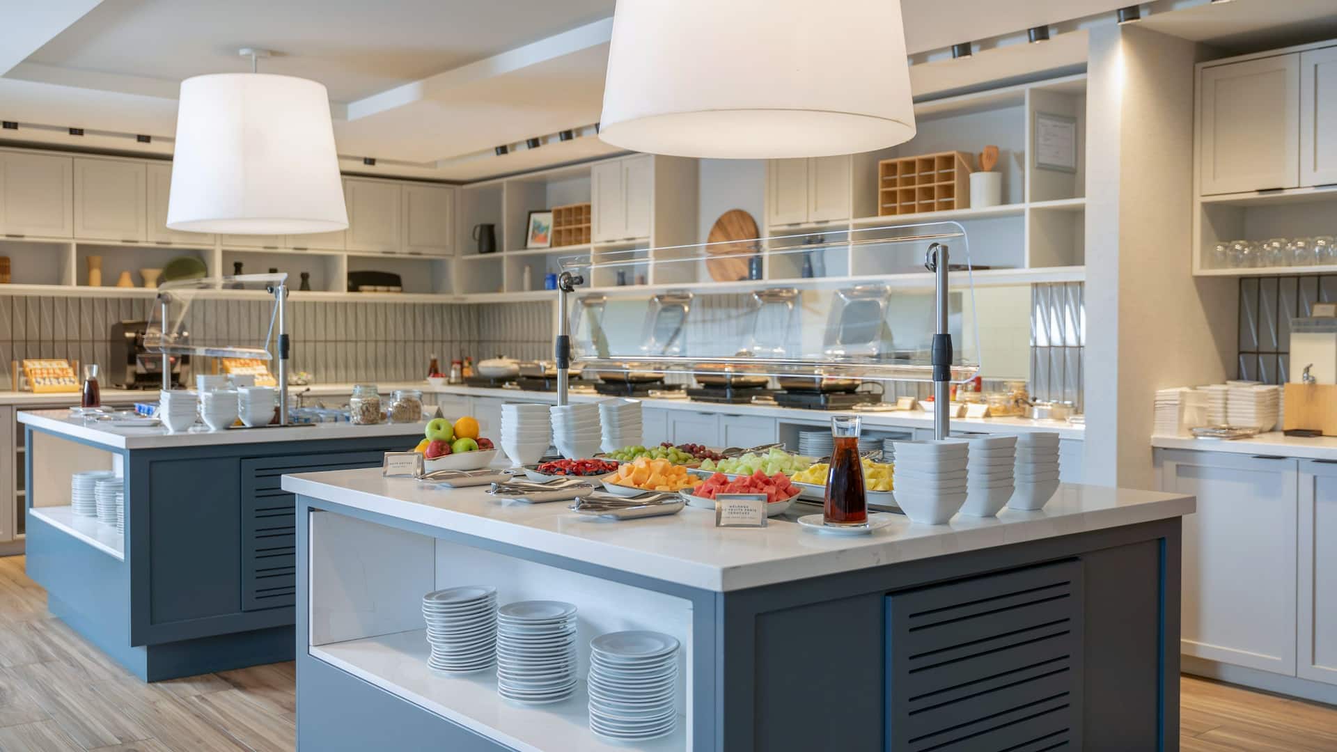 Hyatt Place Montréal – Downtown Breakfast Buffet Area Detail