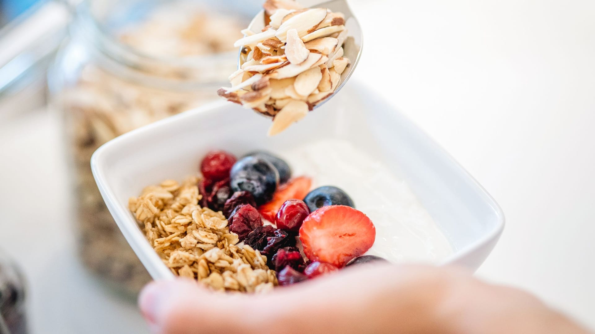 Hyatt Place Montréal – Downtown Breakfast Oatmeal Fruit Nuts