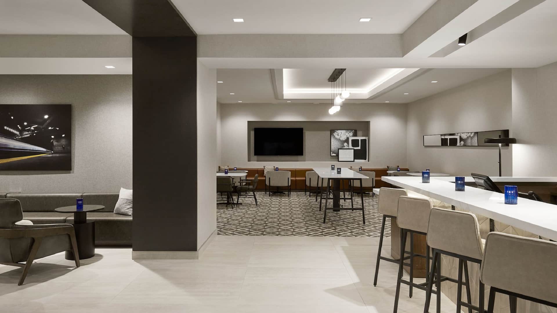 Hyatt Place Montréal – Downtown Bar Lounge