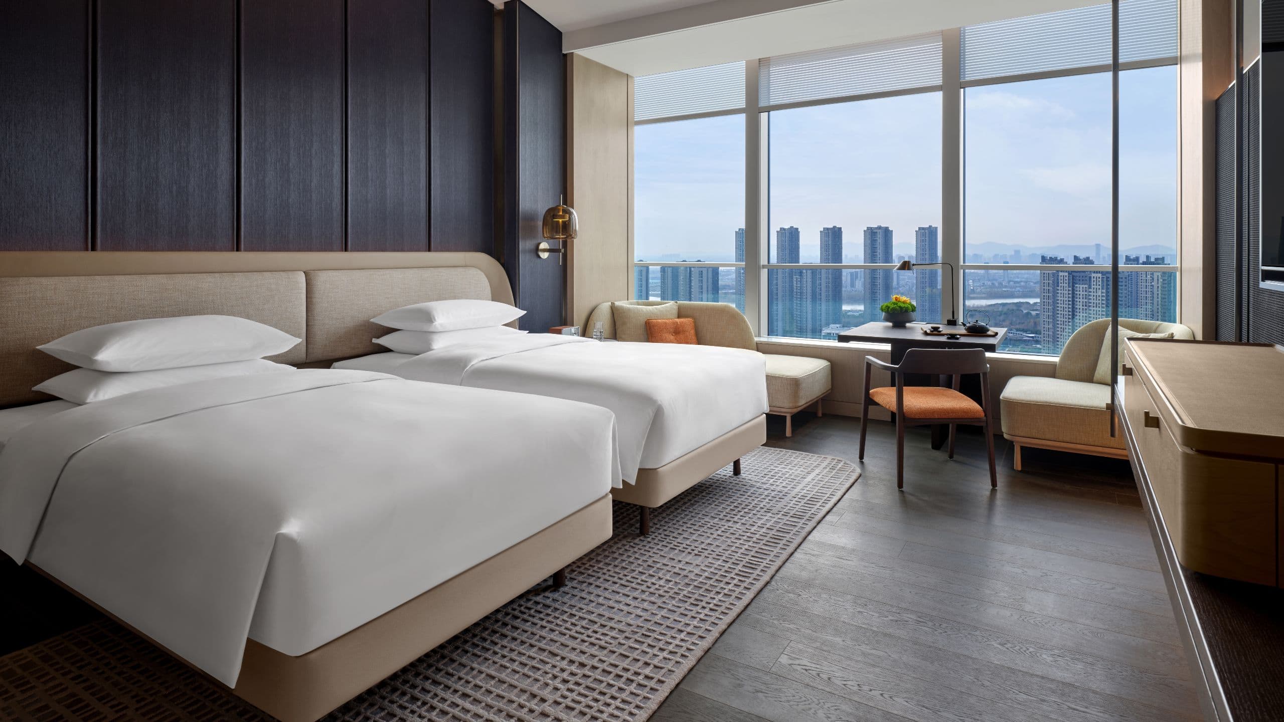 Andaz Nanjing Hexi Deluxe Guestroom Two Twin Beds