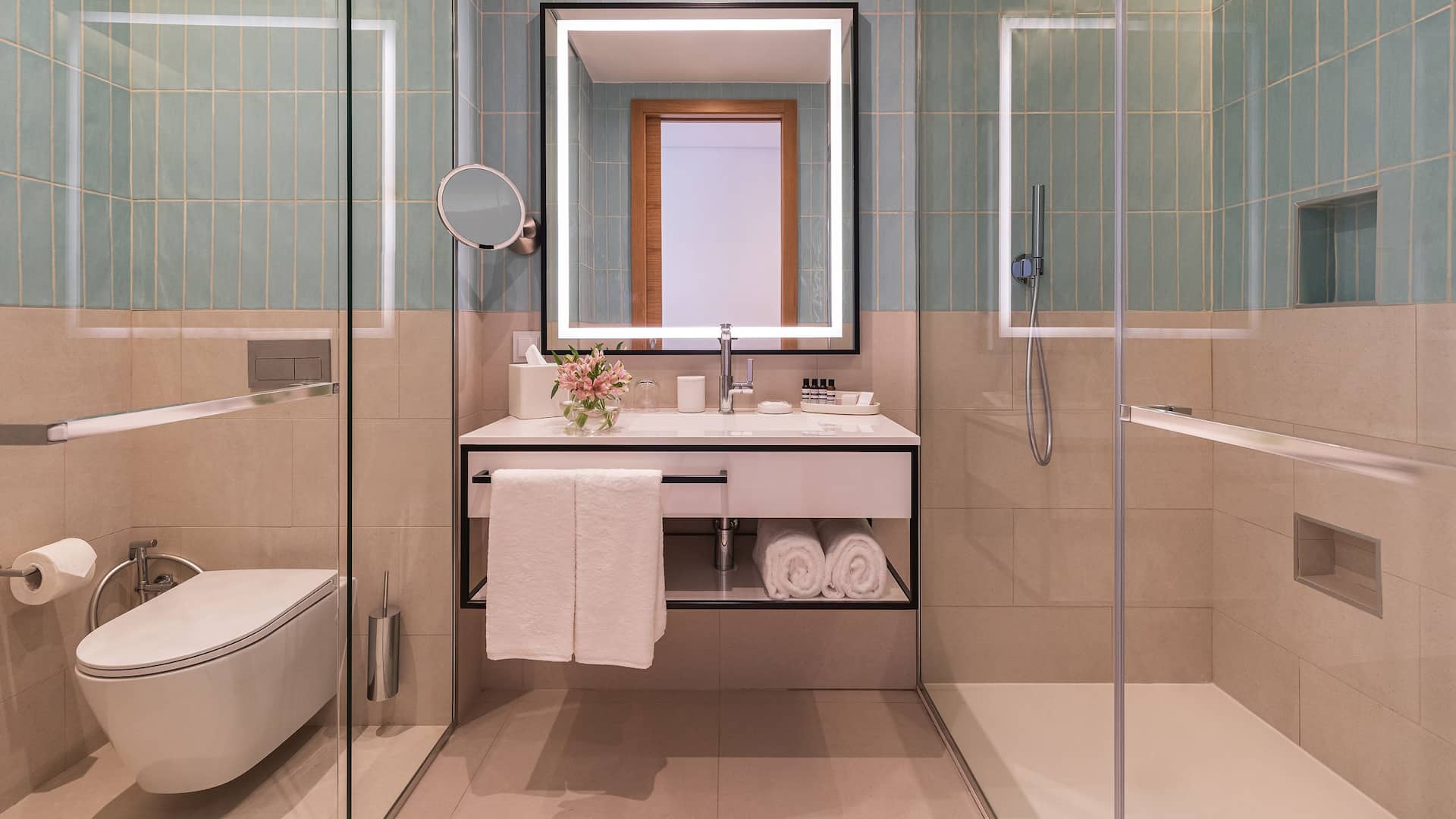 3/9 Hyatt Regency Lisbon Deluxe Suite Bridge View Bathroom