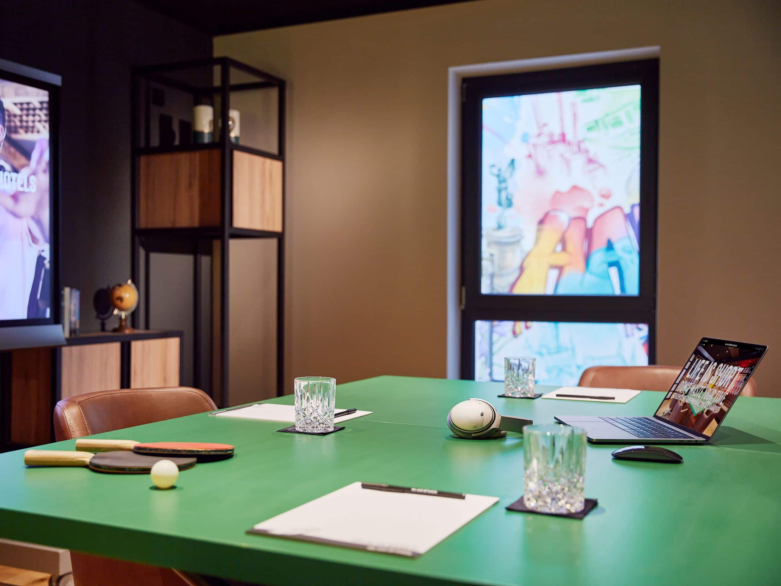 me and all hotel hannover Boardroom Detail