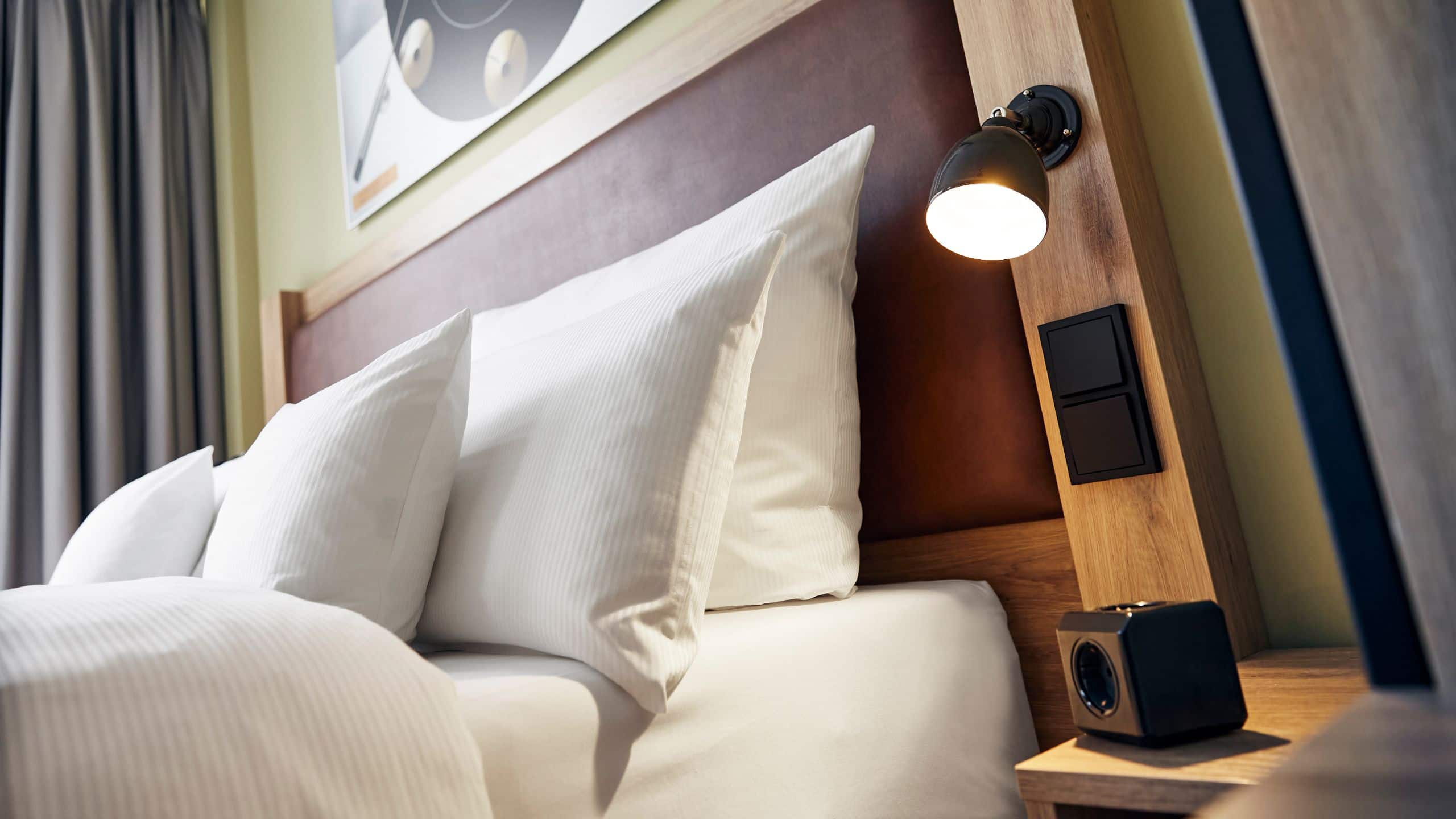 me and all hotel hannover One Double Bed Detail