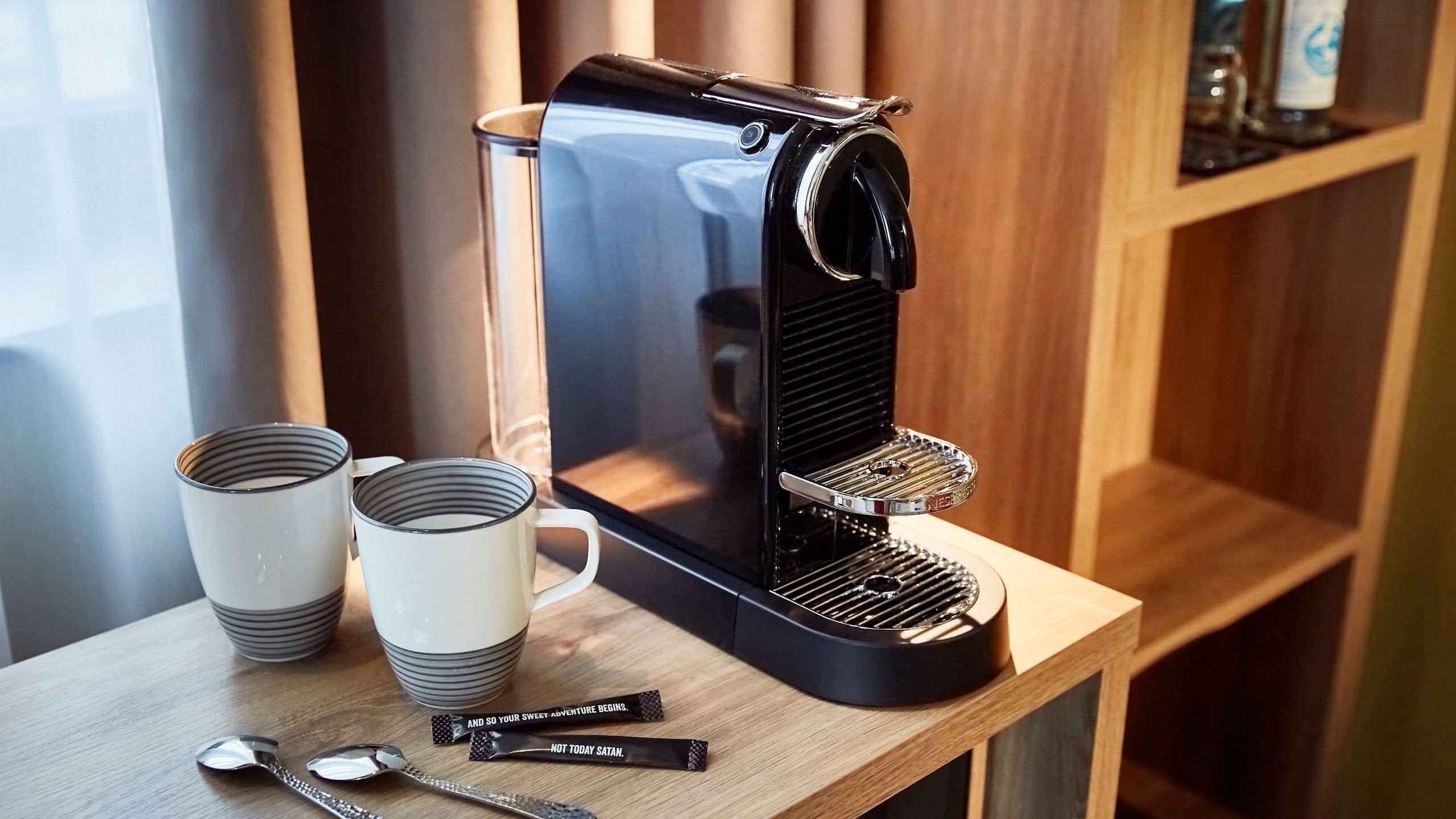 me and all hotel hannover One King Bed Coffee Station