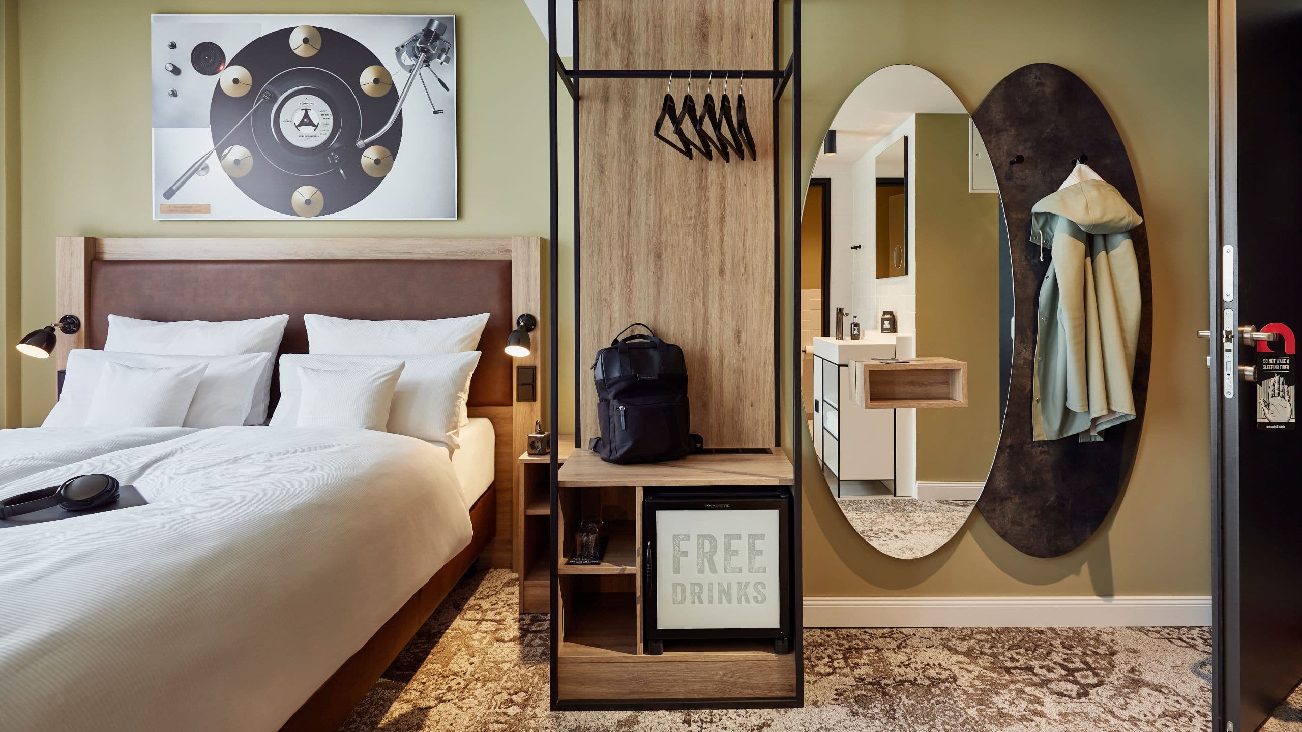 me and all hotel hannover One King Bed