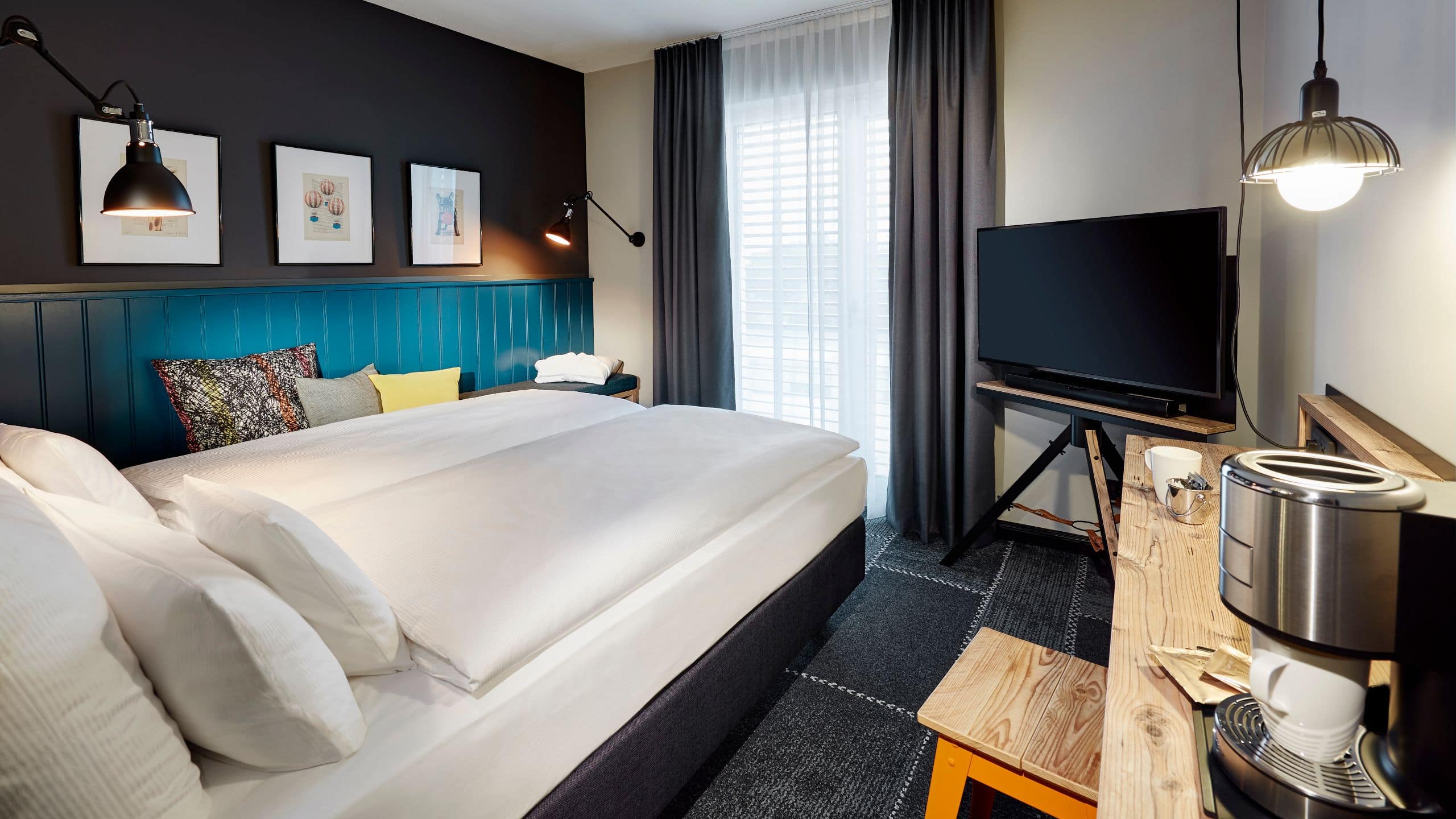 me and all hotel mainz One Queen Bed Deluxe Overview