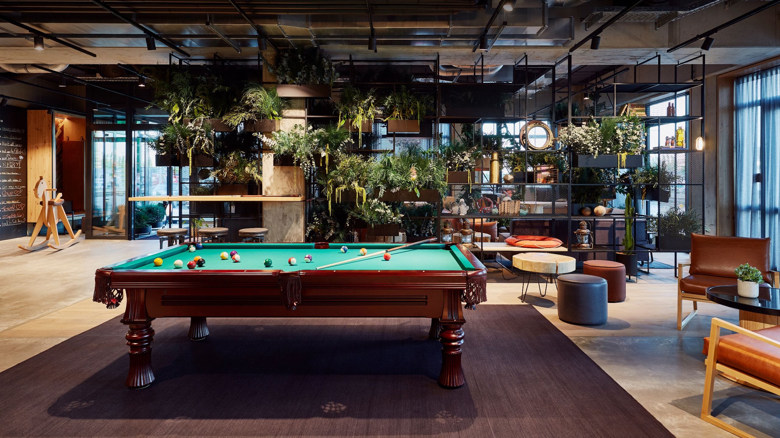 me and all hotel kiel Lounge Billards