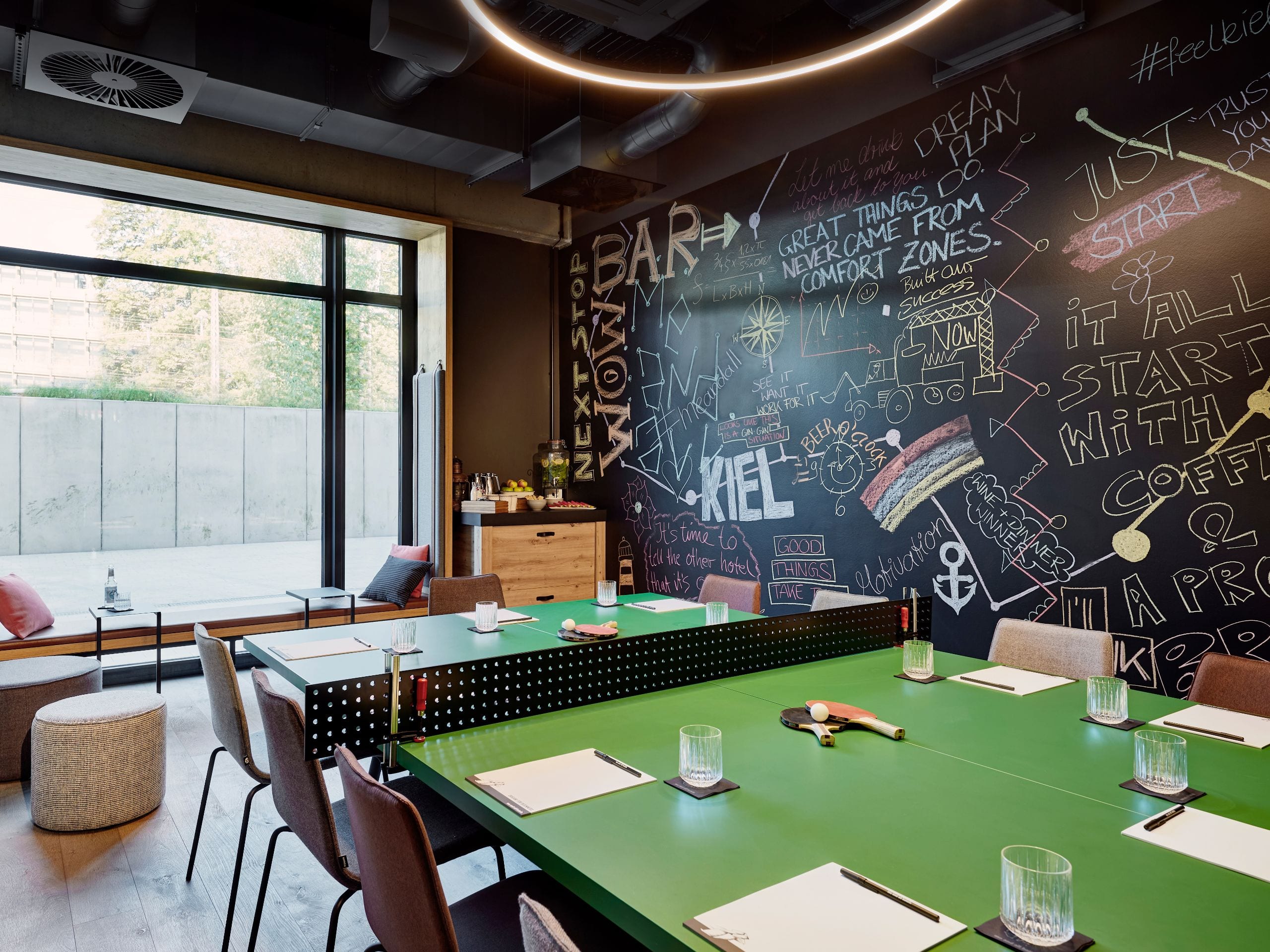 me and all hotel kiel Meeting Room Luv