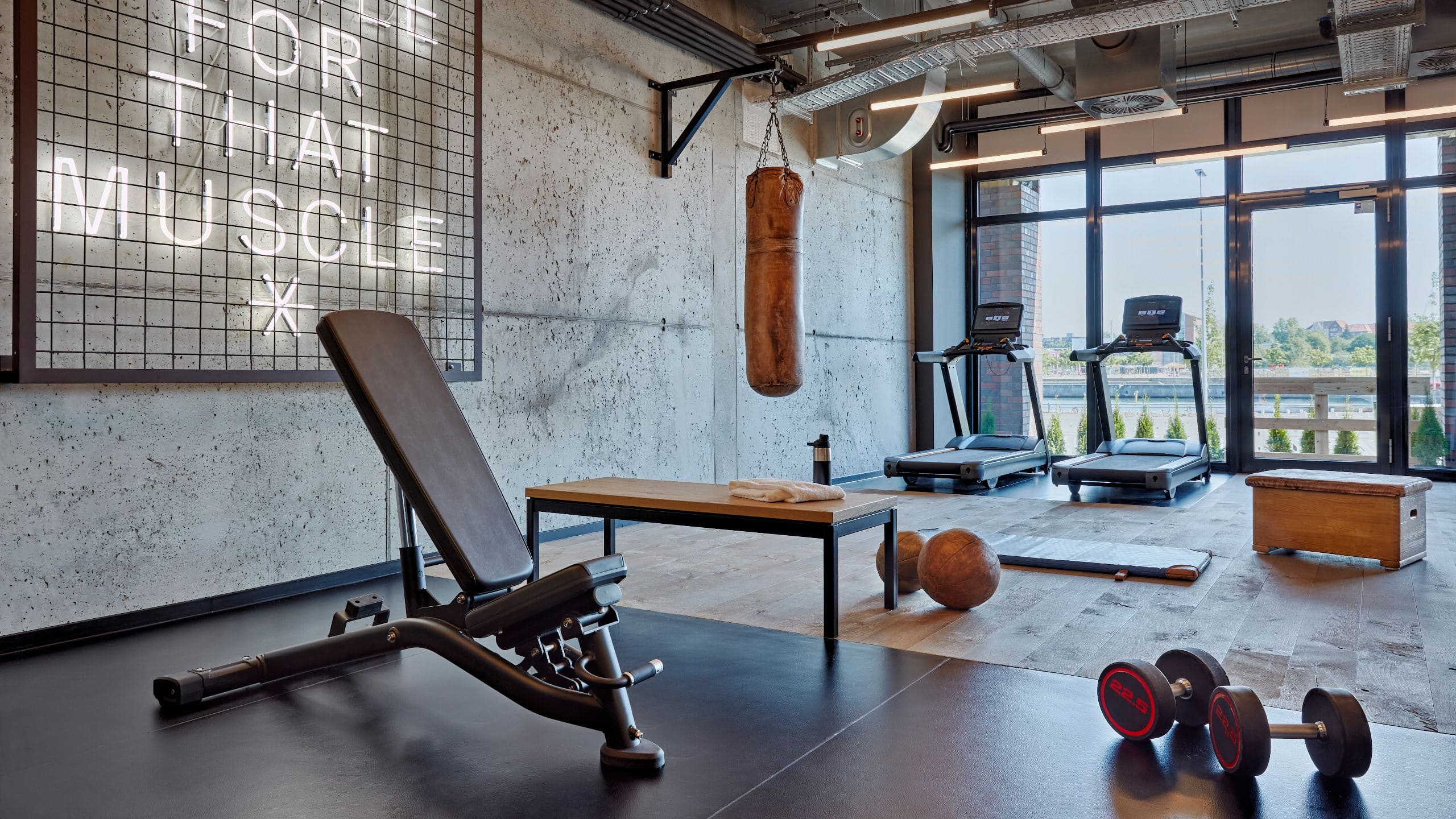 me and all hotel kiel Fitness Equipment