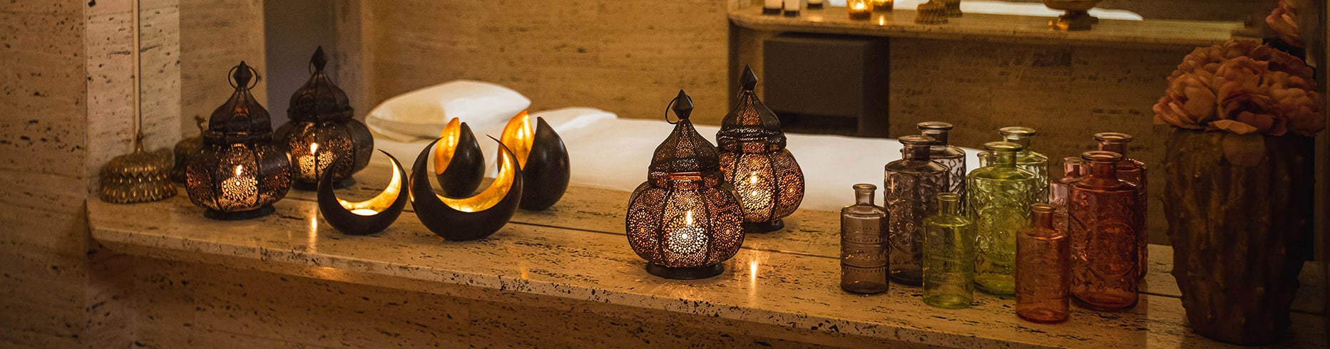 Candles cabin rooms