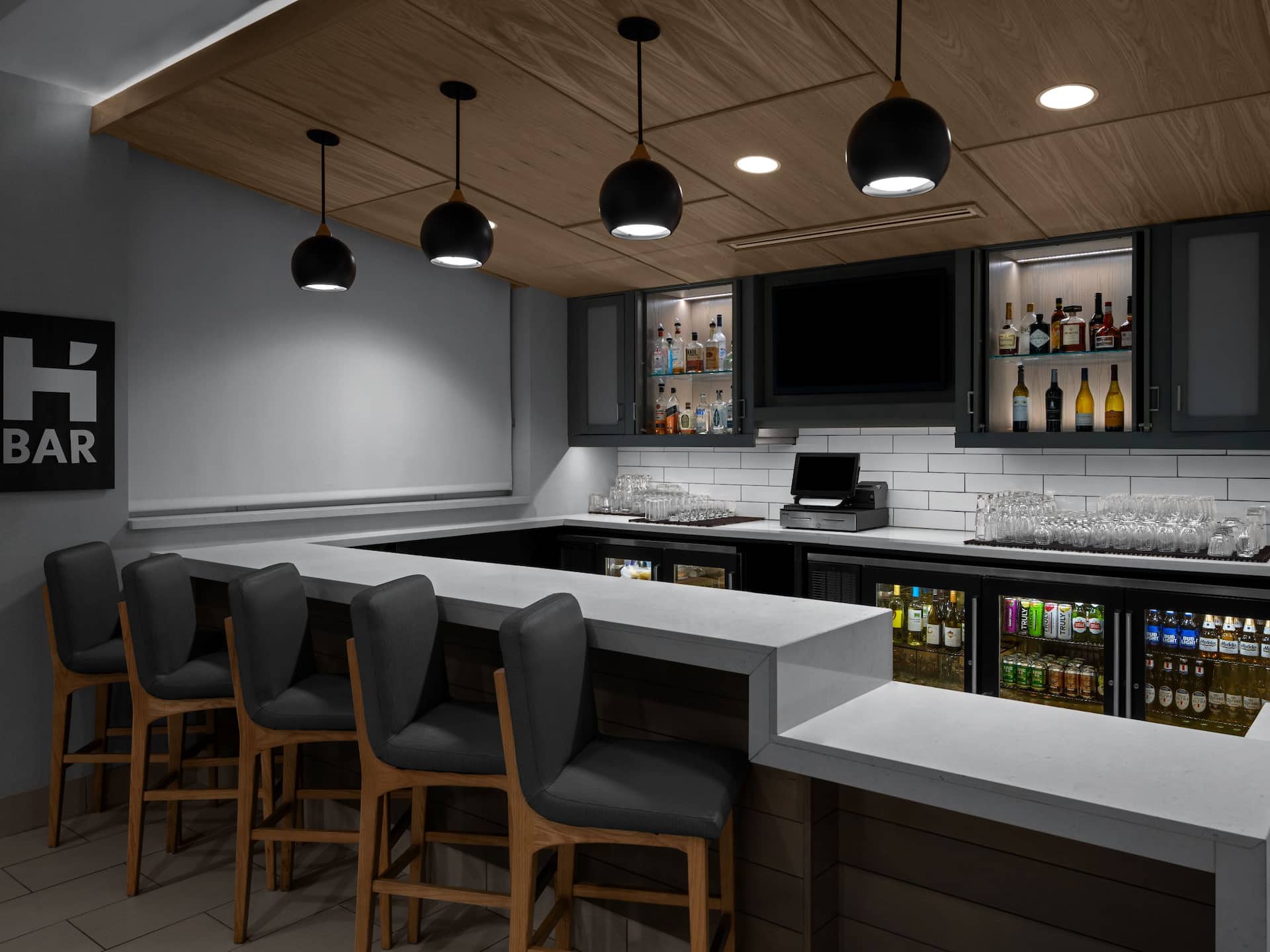 Hyatt House Raleigh North Hills Bar