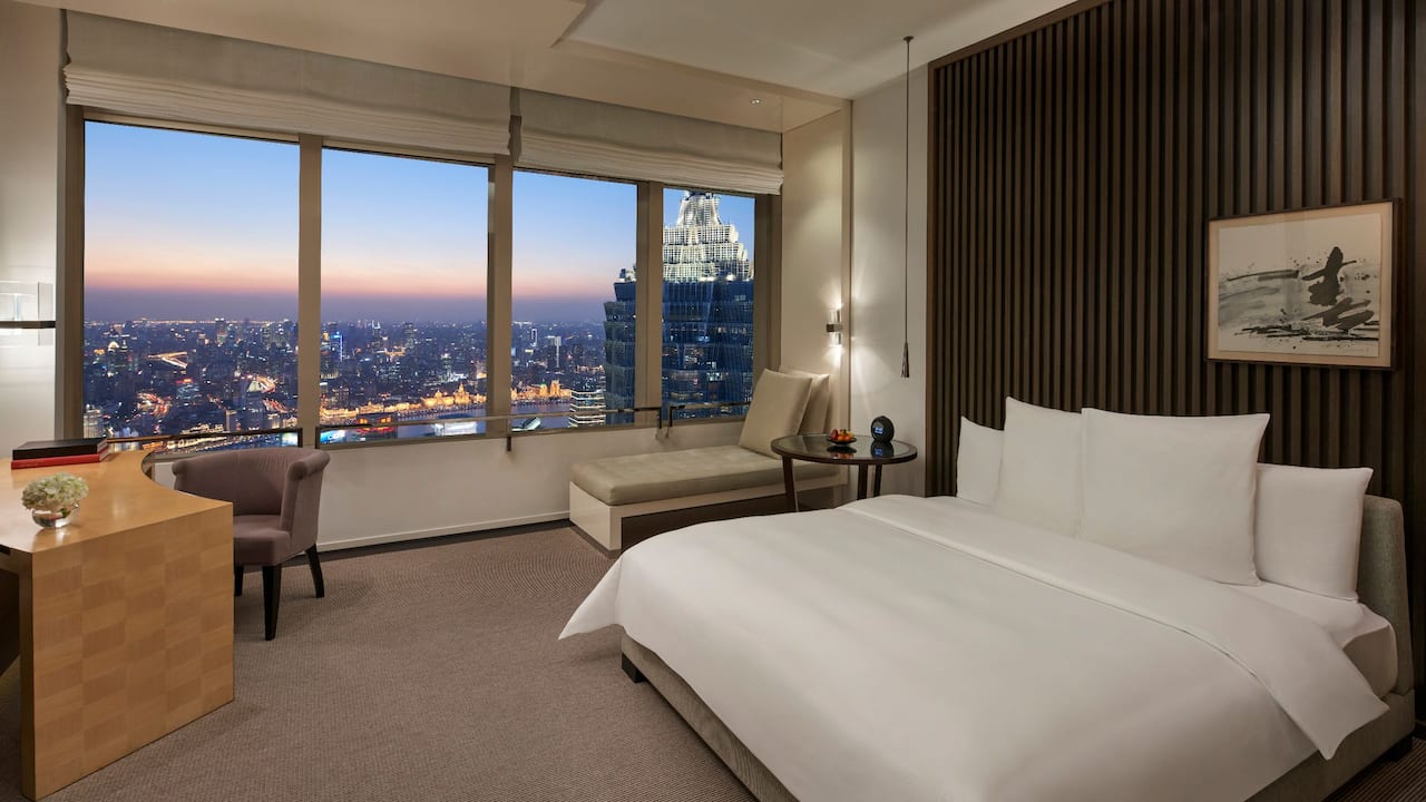 1 King Bed with Bund View