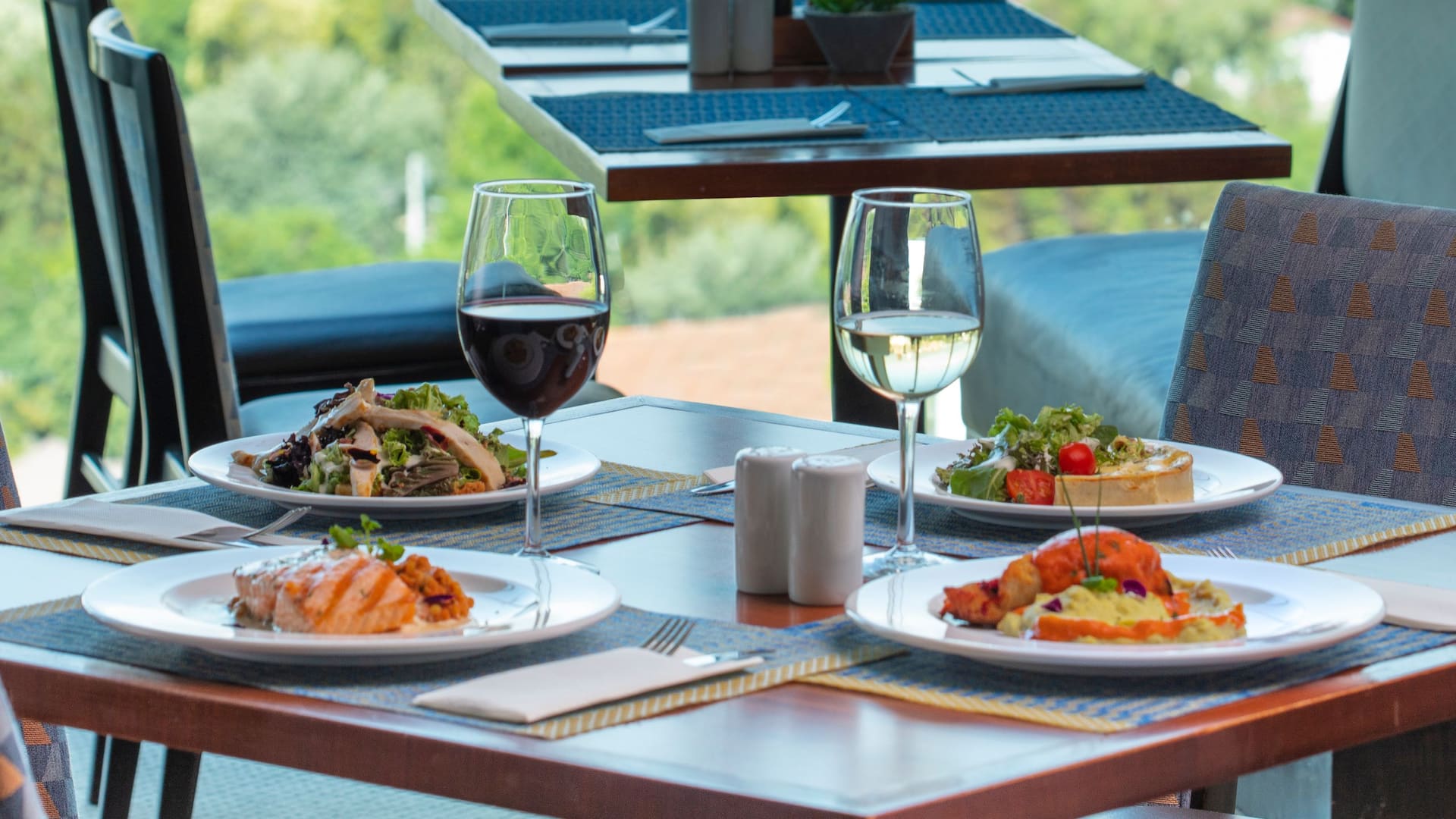 Hyatt Place Santiago/Vitacura Table Setup With A View