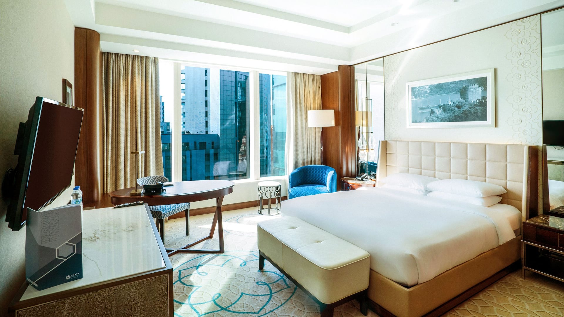 Hyatt Regency Istanbul Ataköy Club Access King Bed Guestroom